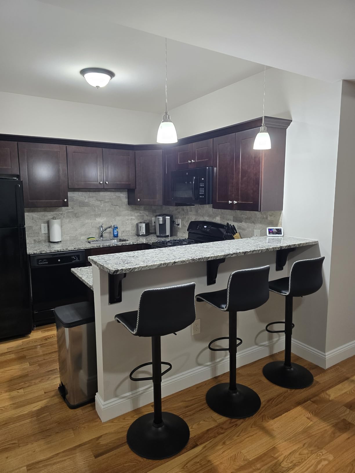 HeuGah Modern Bar Stools Set of 4, Adjustable Swivel Kitchen Barstools customer photo 1