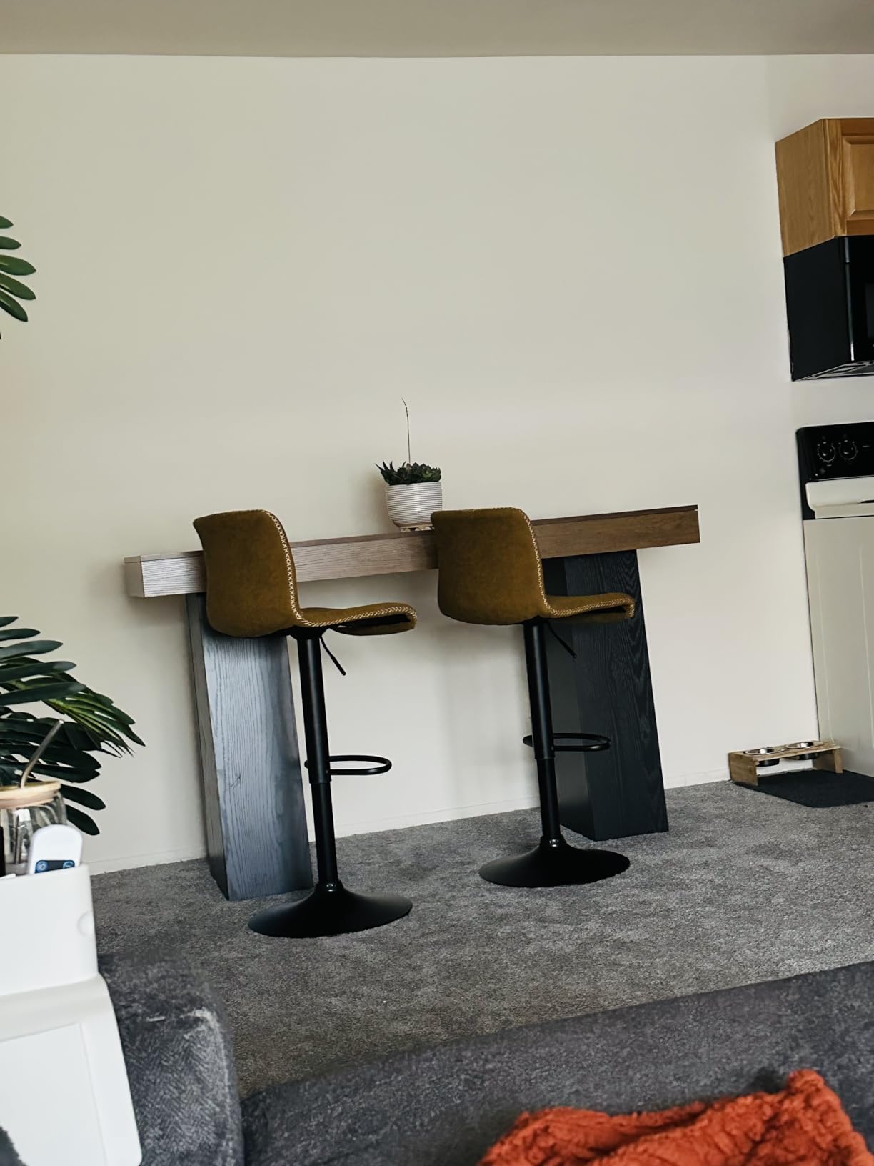 HeuGah Modern Bar Stools Set of 4, Adjustable Swivel Kitchen Barstools customer photo 2
