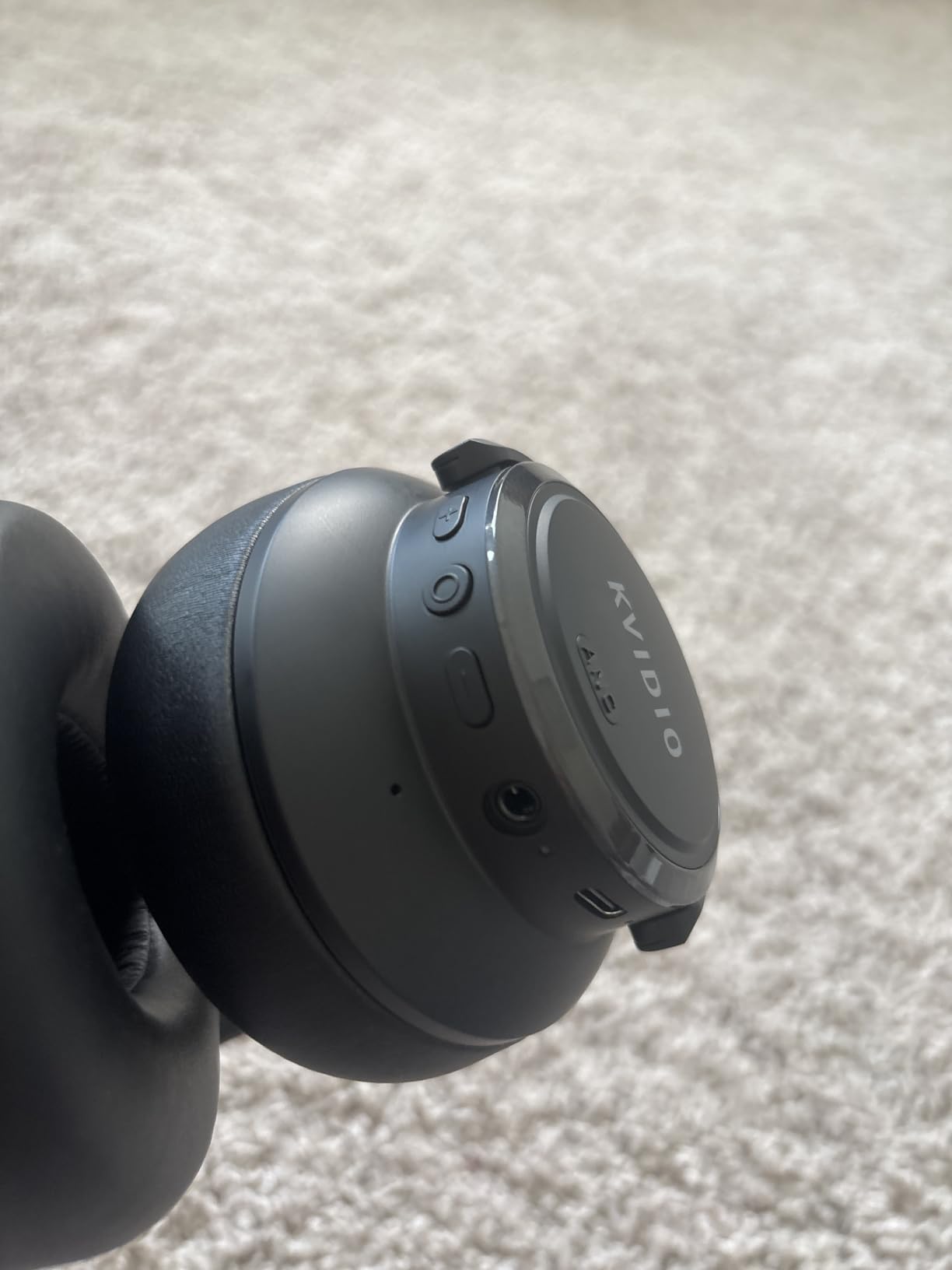 KVIDIO Hybrid Active Noise Cancelling Headphones Over Ear customer photo 1