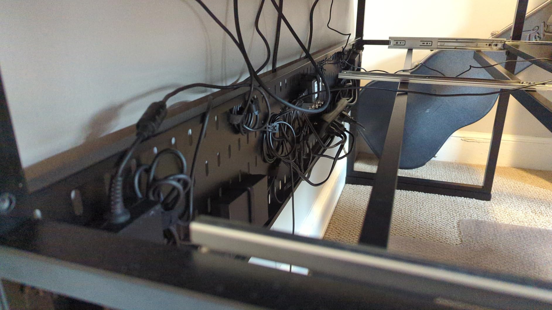 Music Studio Desk with Keyboard Tray and Height Adjustment Bracket, for Full 88 Keys (Music Producer Desk) (Black, 88 Keys) customer photo 1