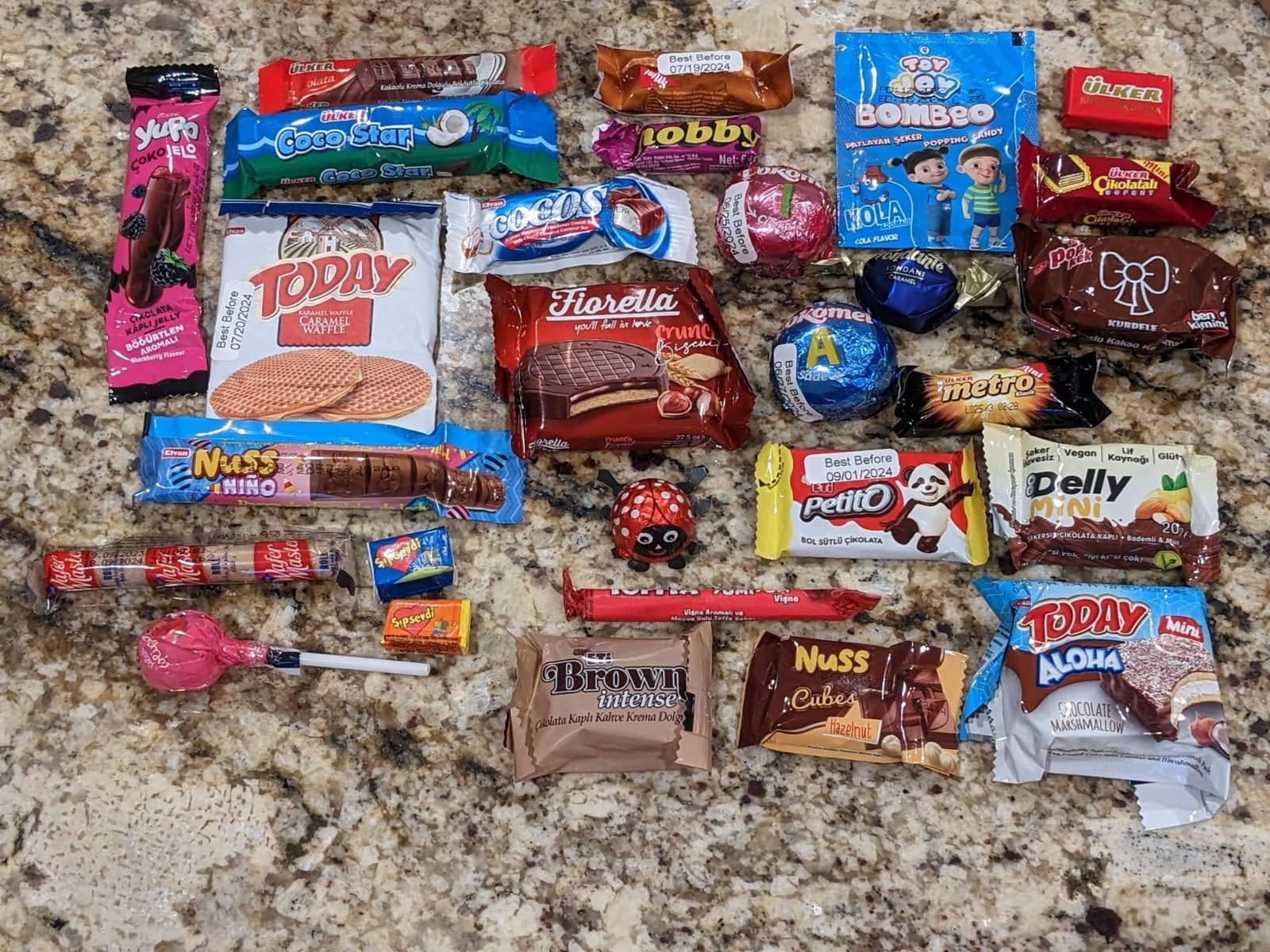 Foreign Candy Around The World Box, Turkish Snack Box, 24ct customer photo 1