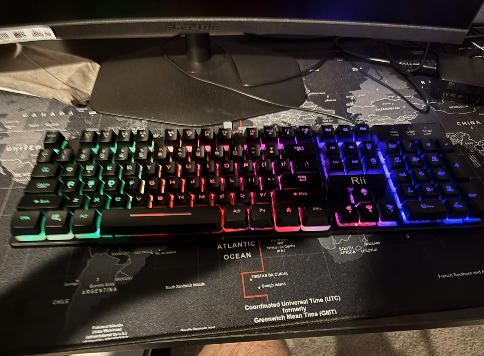 MARVO Large Print Backlit Keyboard, WK712 Wired Computer Keyboards with 7 Colors & 11 Modes Backlight, Tablet Phone Holder and Quiet Light Up Keys, Full-Size Gaming Keyboard for Windows, Mac customer photo 1