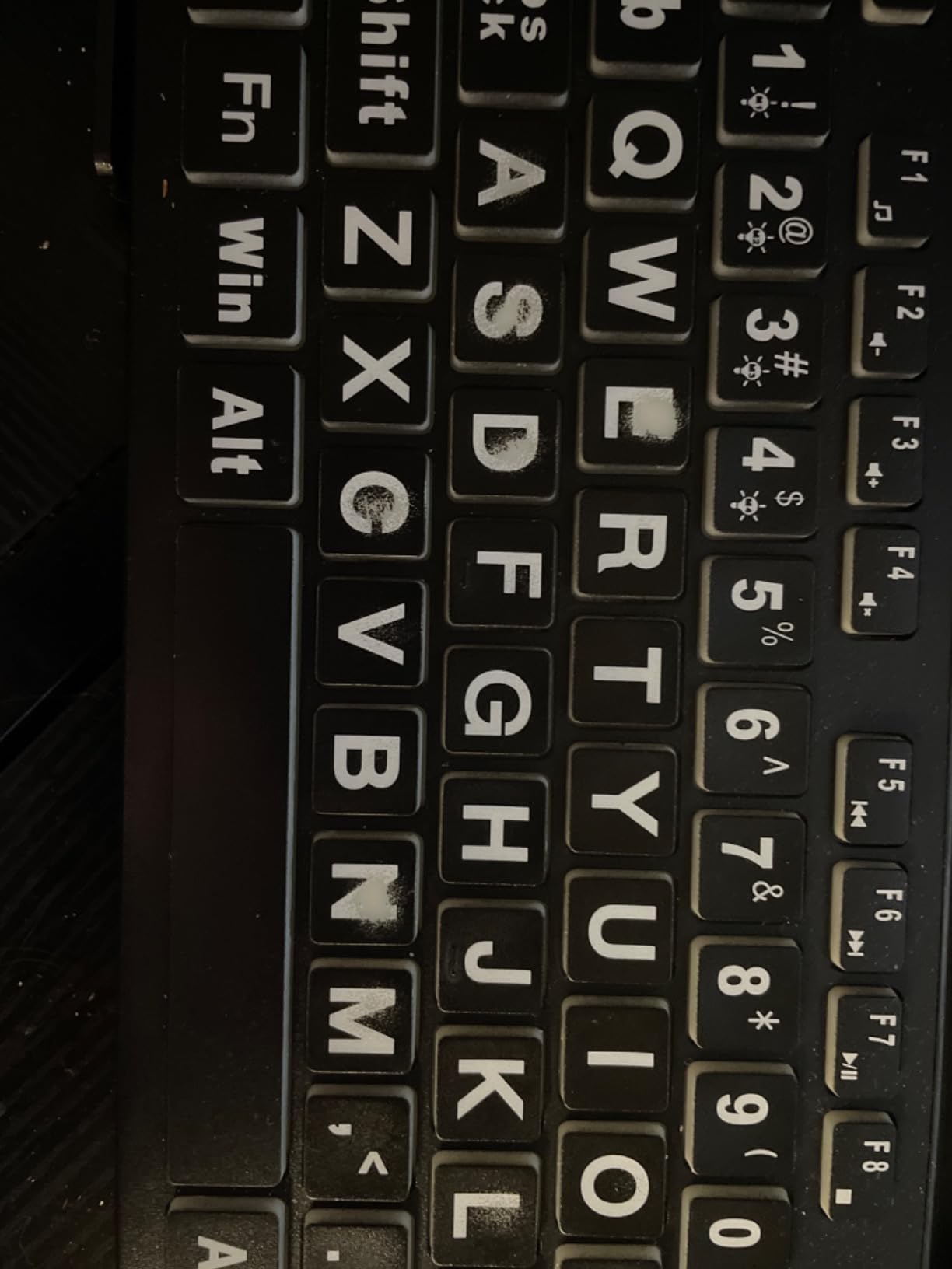 MARVO Large Print Backlit Keyboard, WK712 Wired Computer Keyboards with 7 Colors & 11 Modes Backlight, Tablet Phone Holder and Quiet Light Up Keys, Full-Size Gaming Keyboard for Windows, Mac customer photo 2