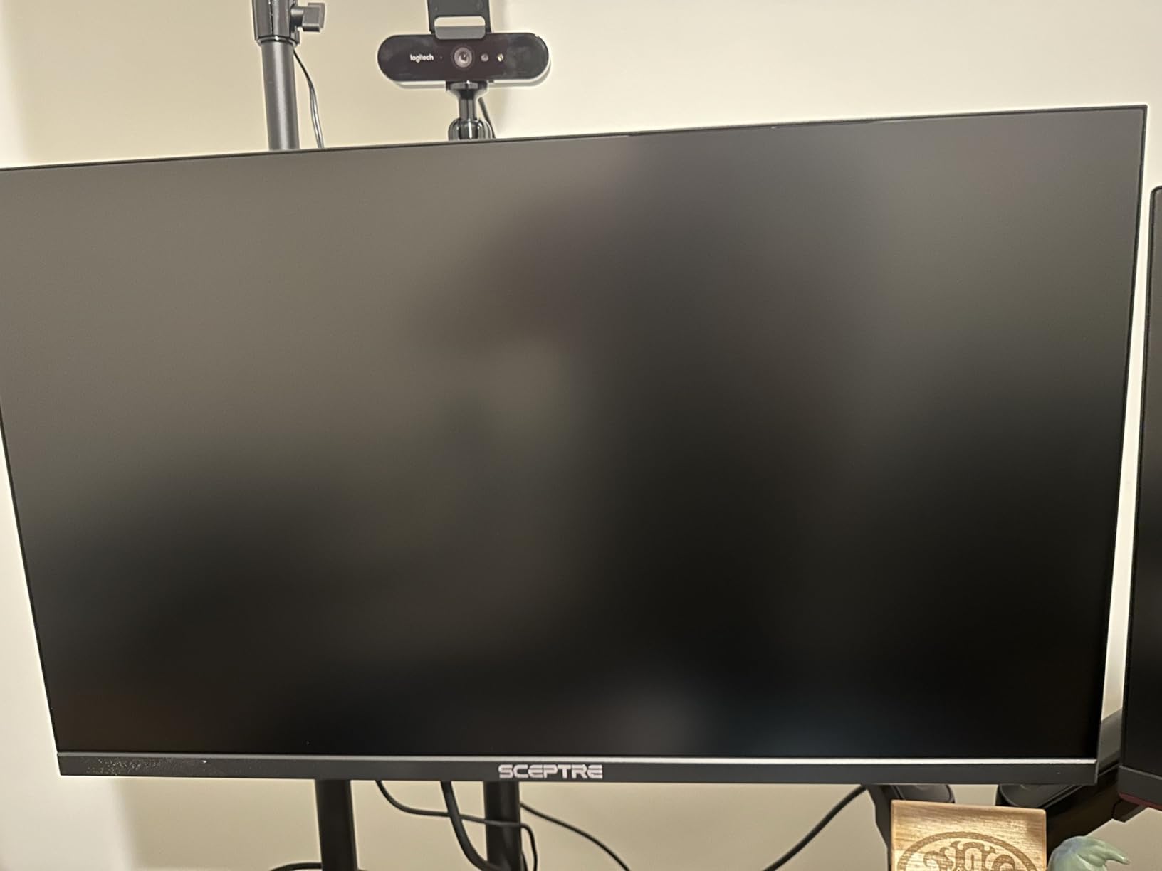 Sceptre 27-inch Prime Gaming Monitor 100Hz 1ms DisplayPort HDMI x2 100% sRGB AMD FreeSync Build-in Speakers, Eye Care Frameless Machine Black 2025 (E275W-FW100T Series) customer photo 2