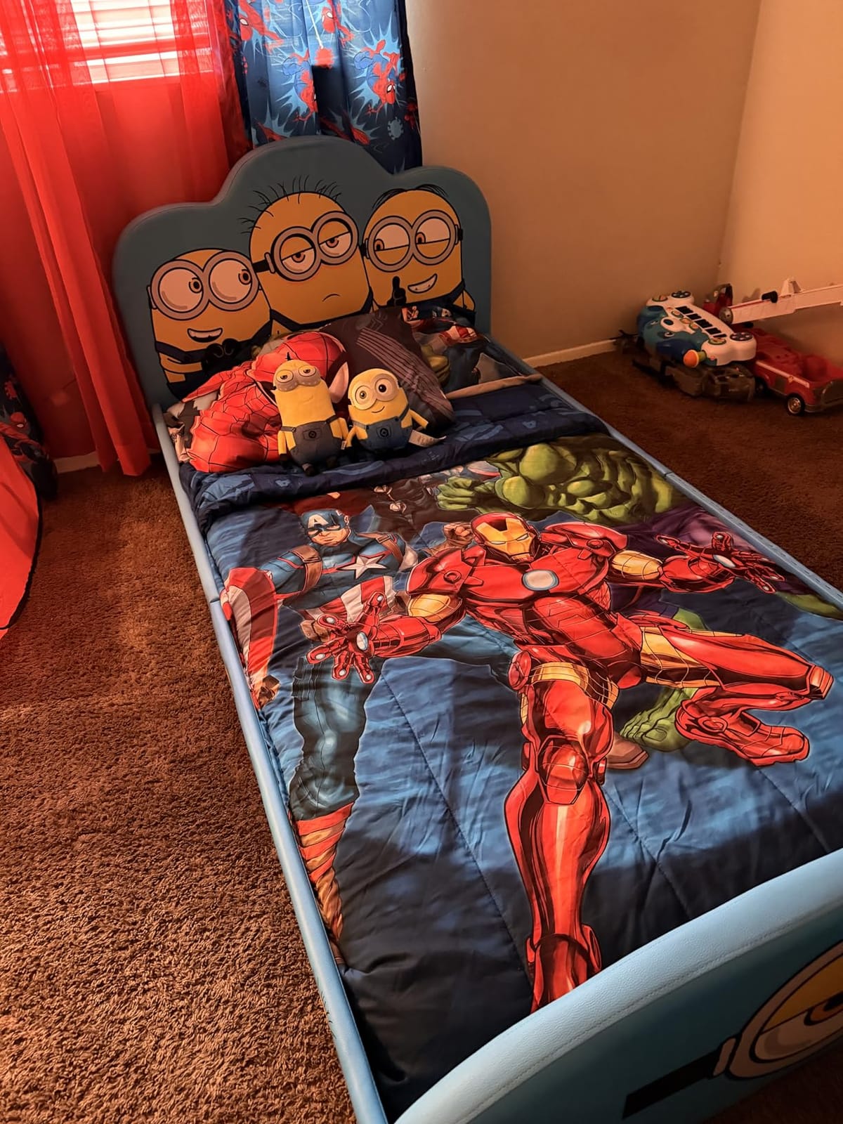 Delta Children Marvel Spider Man Upholstered Twin Bed, Red/Blue customer photo 1
