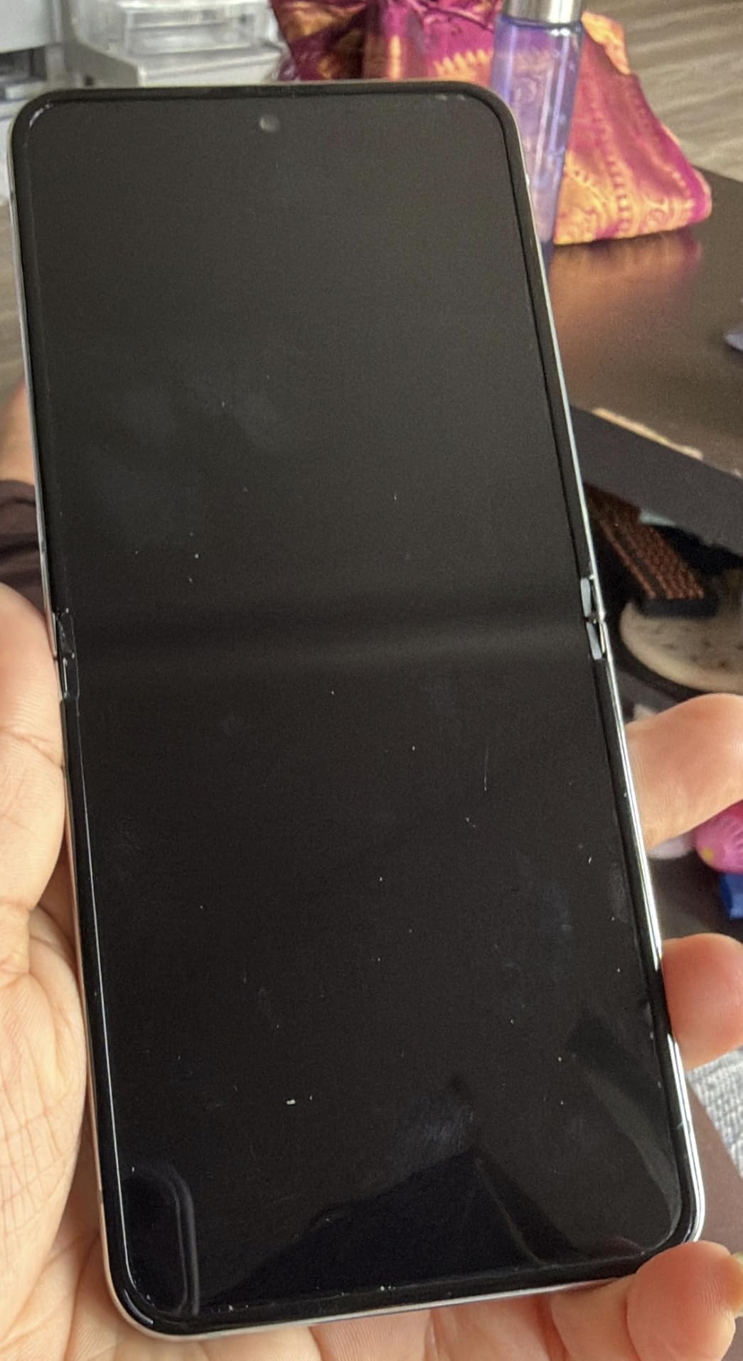 Samsung Galaxy Z Flip 5 5G, US Version, 512GB, Graphite - Unlocked (Renewed) customer photo 1