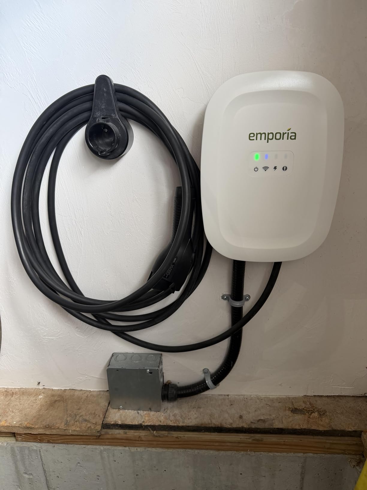 EMPORIA Level 2 EV Charger w/ J1772 Connector — 48 Amp, 240V WiFi Enabled Electric Vehicle Charging Station, 25ft Cable, Hardwired with Whip, White customer photo 2