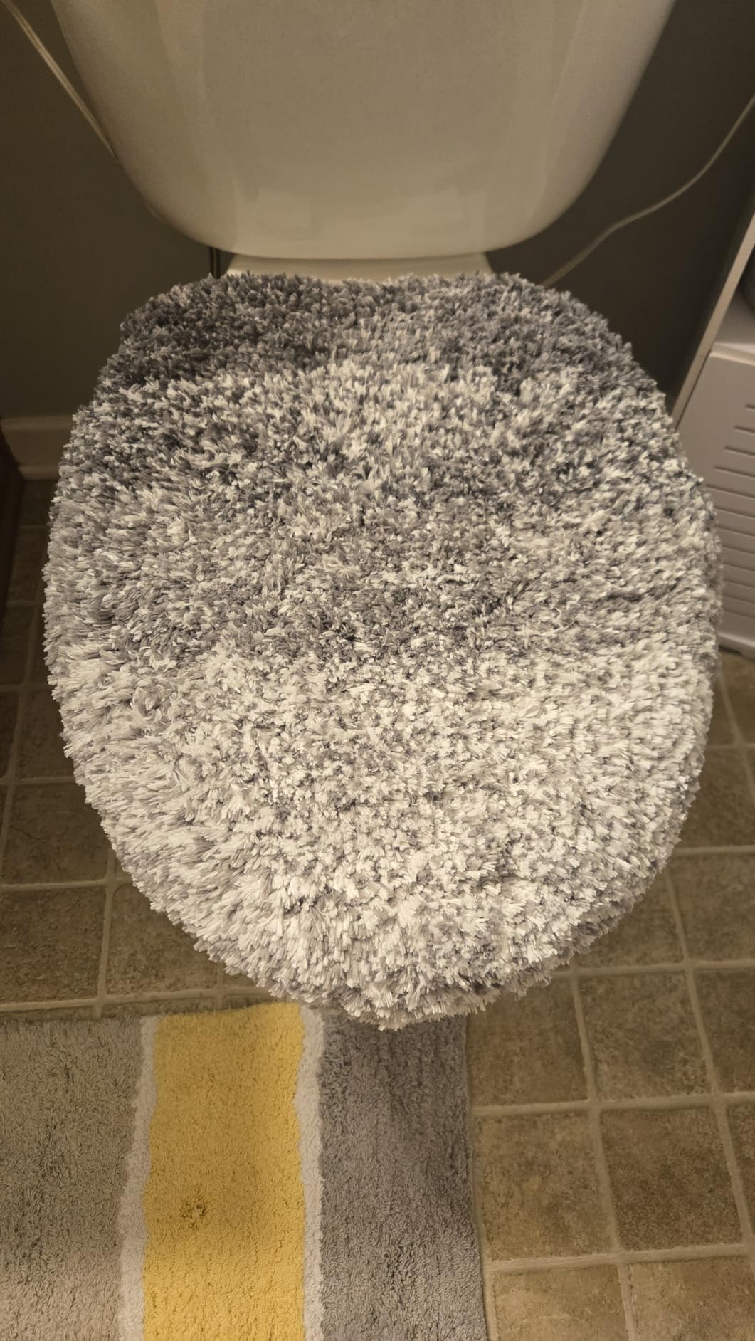 OLANLY Soft Microfiber Bathroom Toilet Lid Cover, 17.5x15, Gray customer photo 1