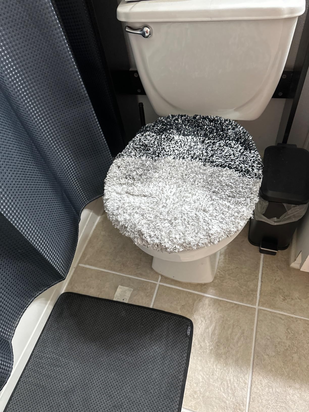 OLANLY Soft Microfiber Bathroom Toilet Lid Cover, 17.5x15, Gray customer photo 2