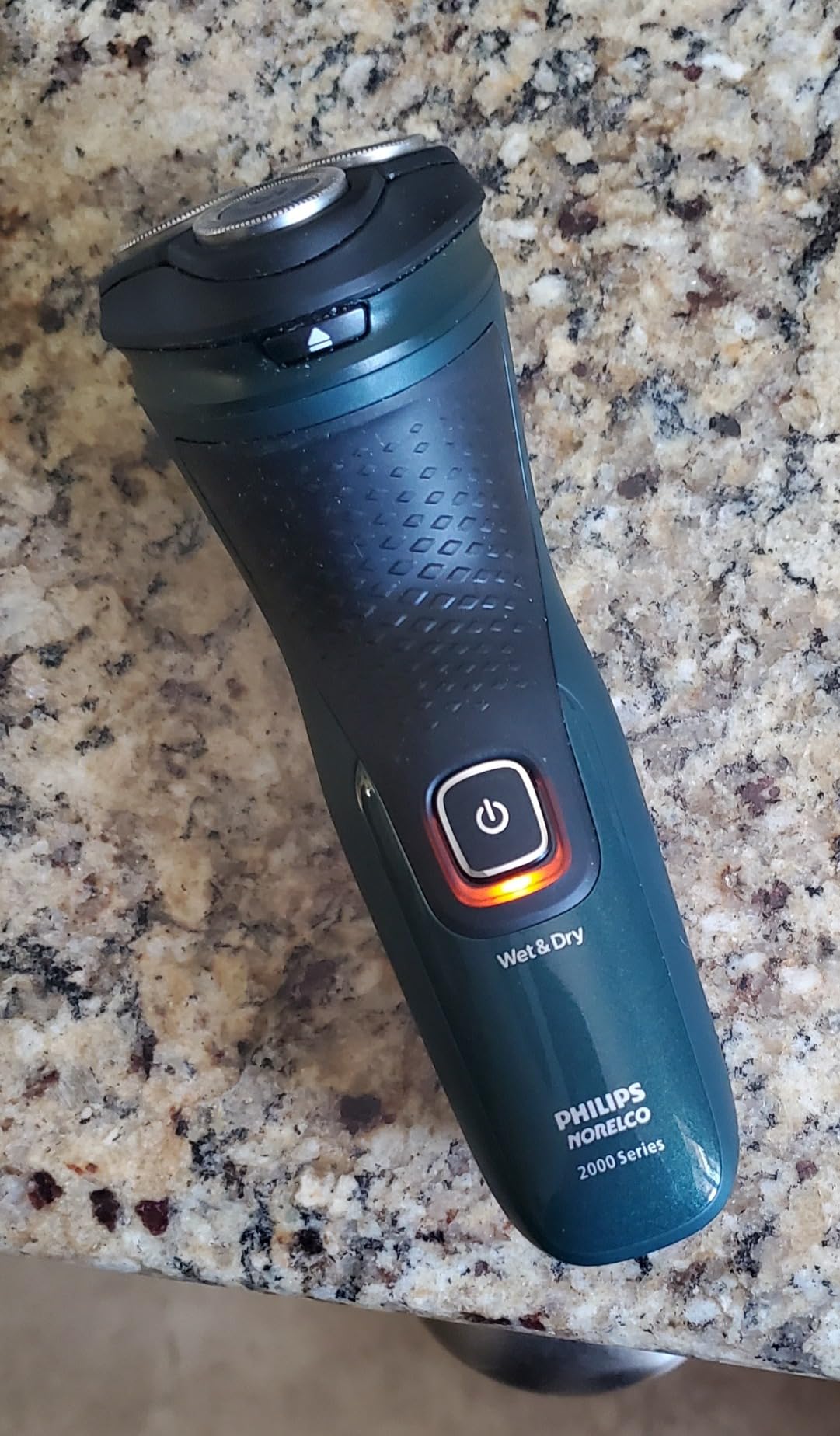 Philips Norelco 2600 Electric Shaver, Dark Forest Green customer photo 2
