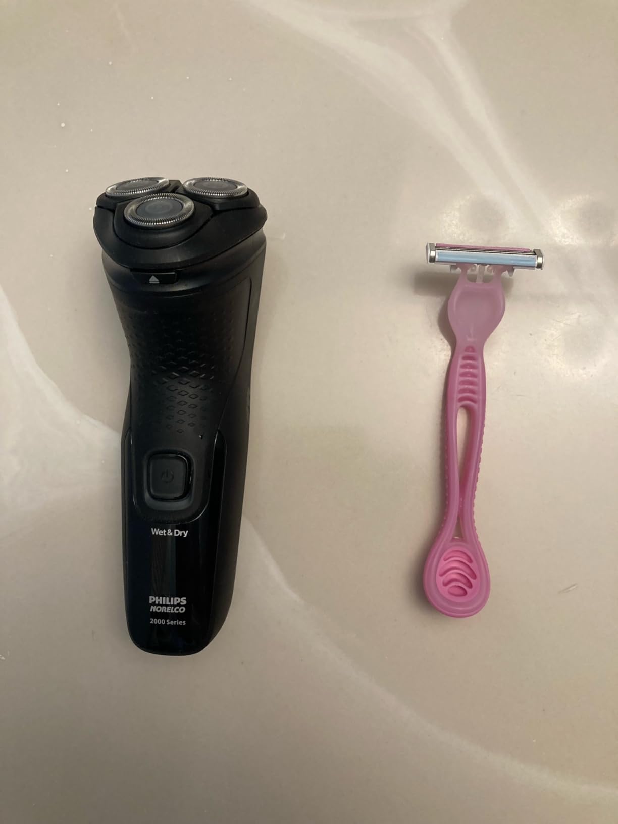 Philips Norelco 2400 Series Electric Shaver, Deep Black customer photo 1