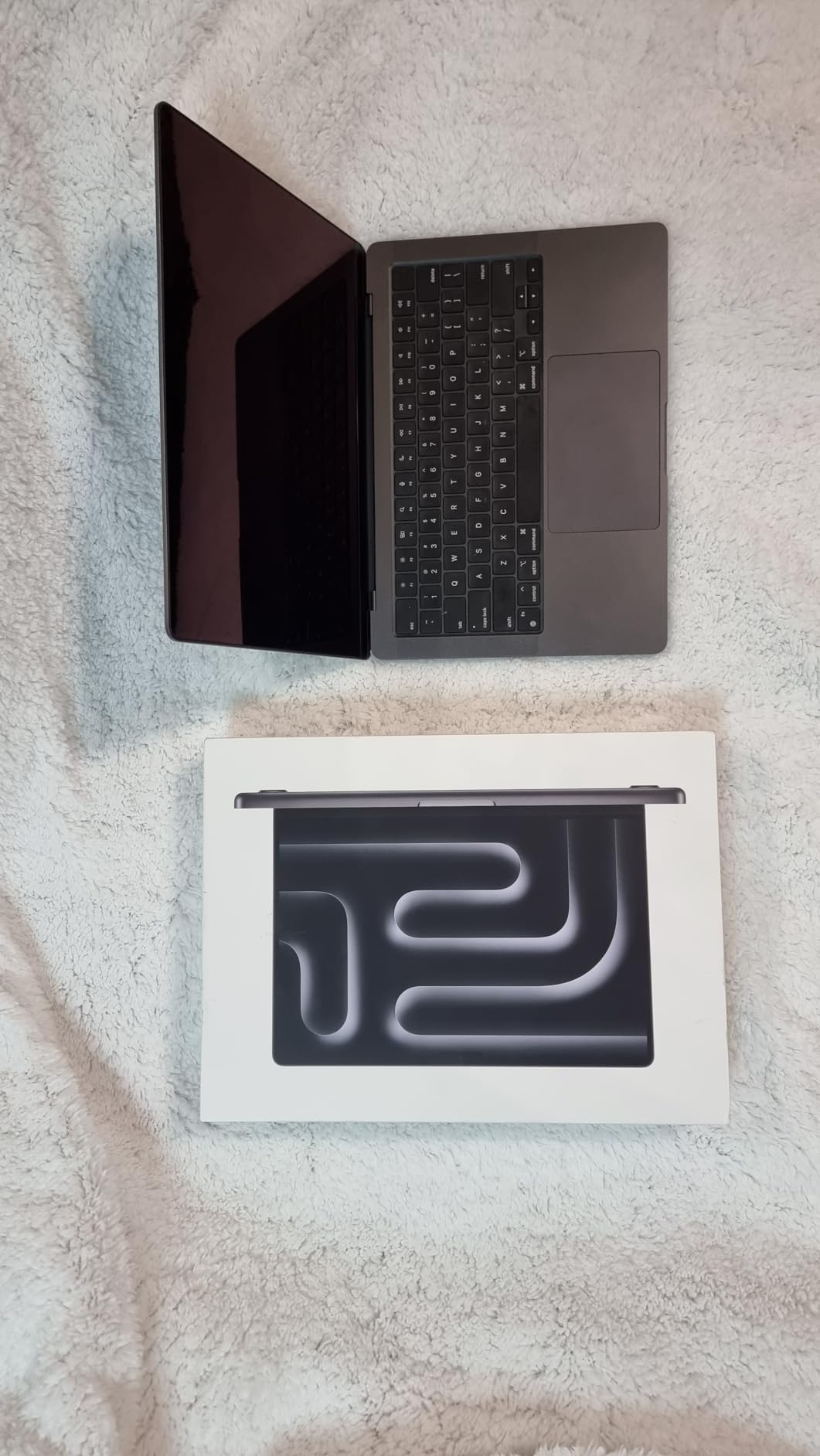 Apple 2023 MacBook Pro Laptop M3 Pro chip with 11‑core CPU, 14‑core GPU: Built for Apple Intelligence, 14.2-inch Liquid Retina XDR Display, 18GB Unified Memory, 512GB SSD Storage; Space Black customer photo 2