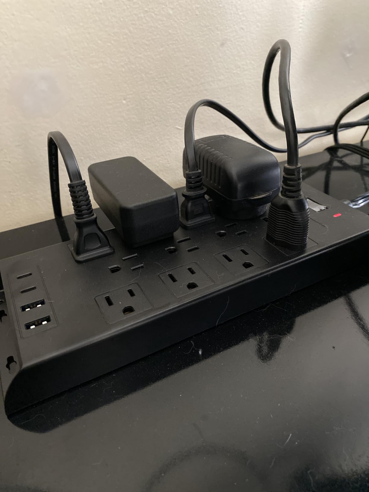 Surge Protector Power Strip 4800J, LeZone 10Ft Long Extension Cord Flat Plug, 12 Outlets 2 USB C 2 USB Ports, Wall Mountable, Desk Charging Station, Black customer photo 2