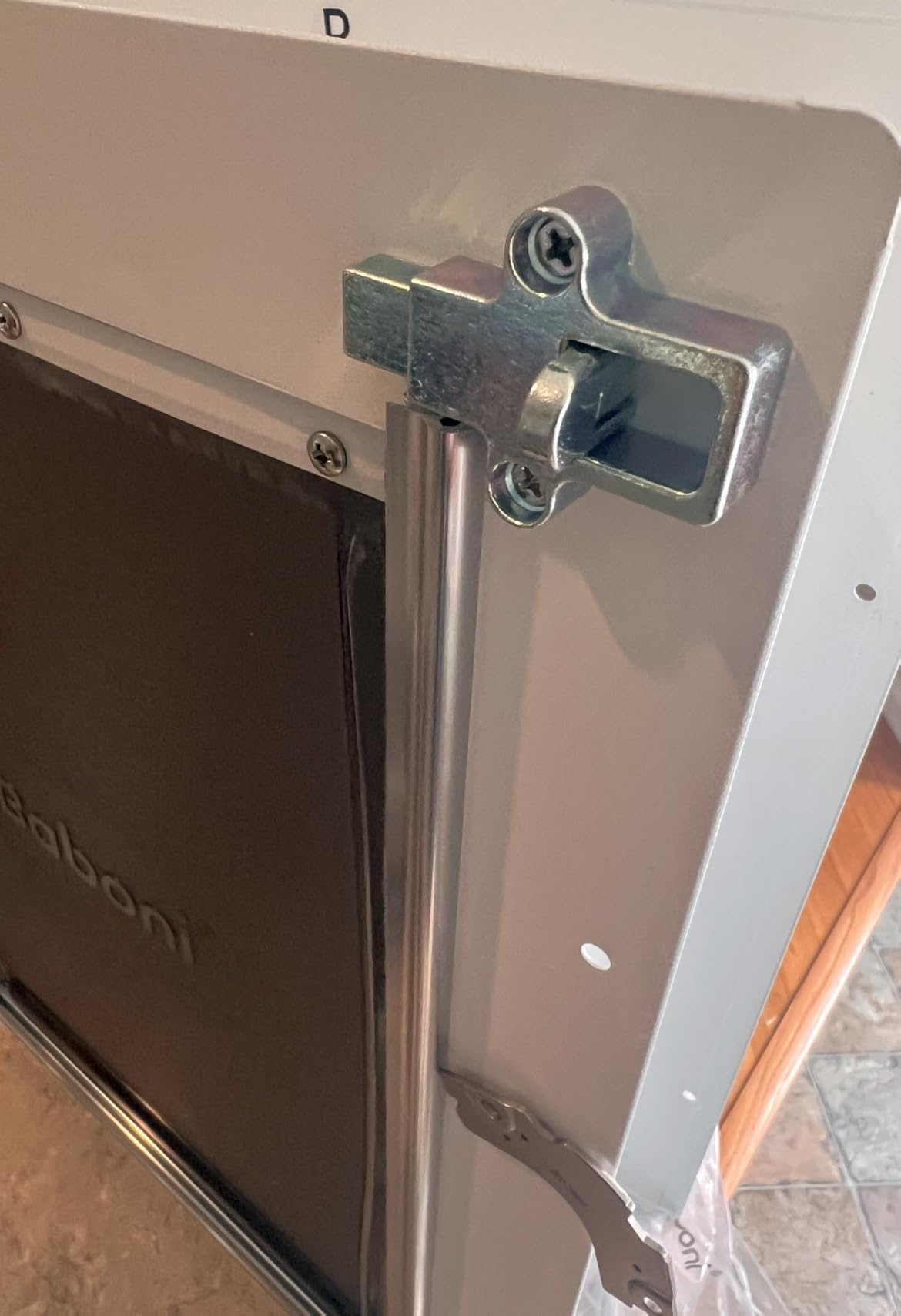 Baboni Pet Door for Wall,3-Flap,Steel Frame and Telescoping Tunnel, Aluminum Lock, Double Flap Dog Door and Cat Door, Strong and Durable (Pets Up to 100 Lb) -Large customer photo 1