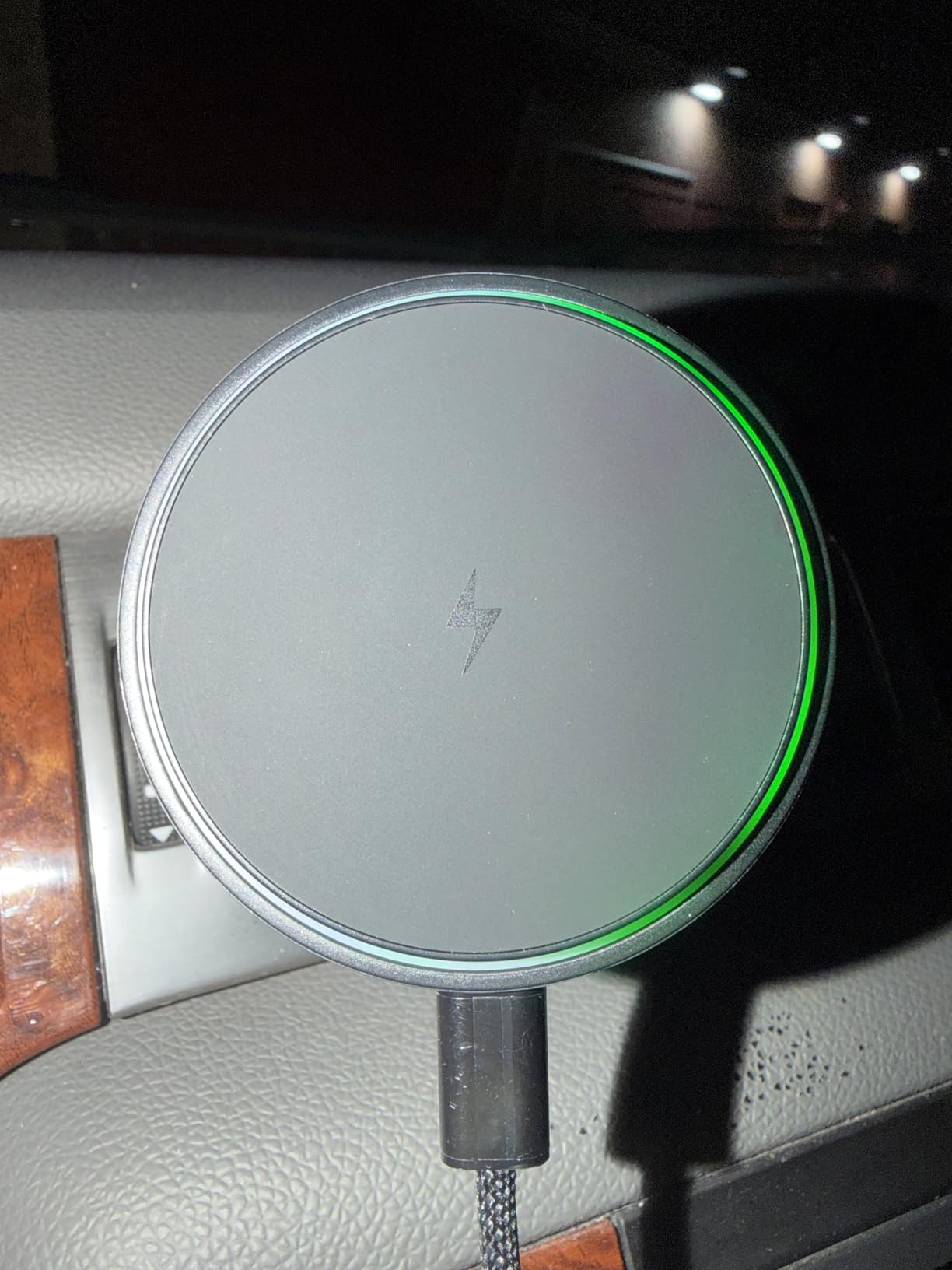 LISEN 15W MagSafe Car Mount Charger, Magnetic Phone Holders for Your Car customer photo 1