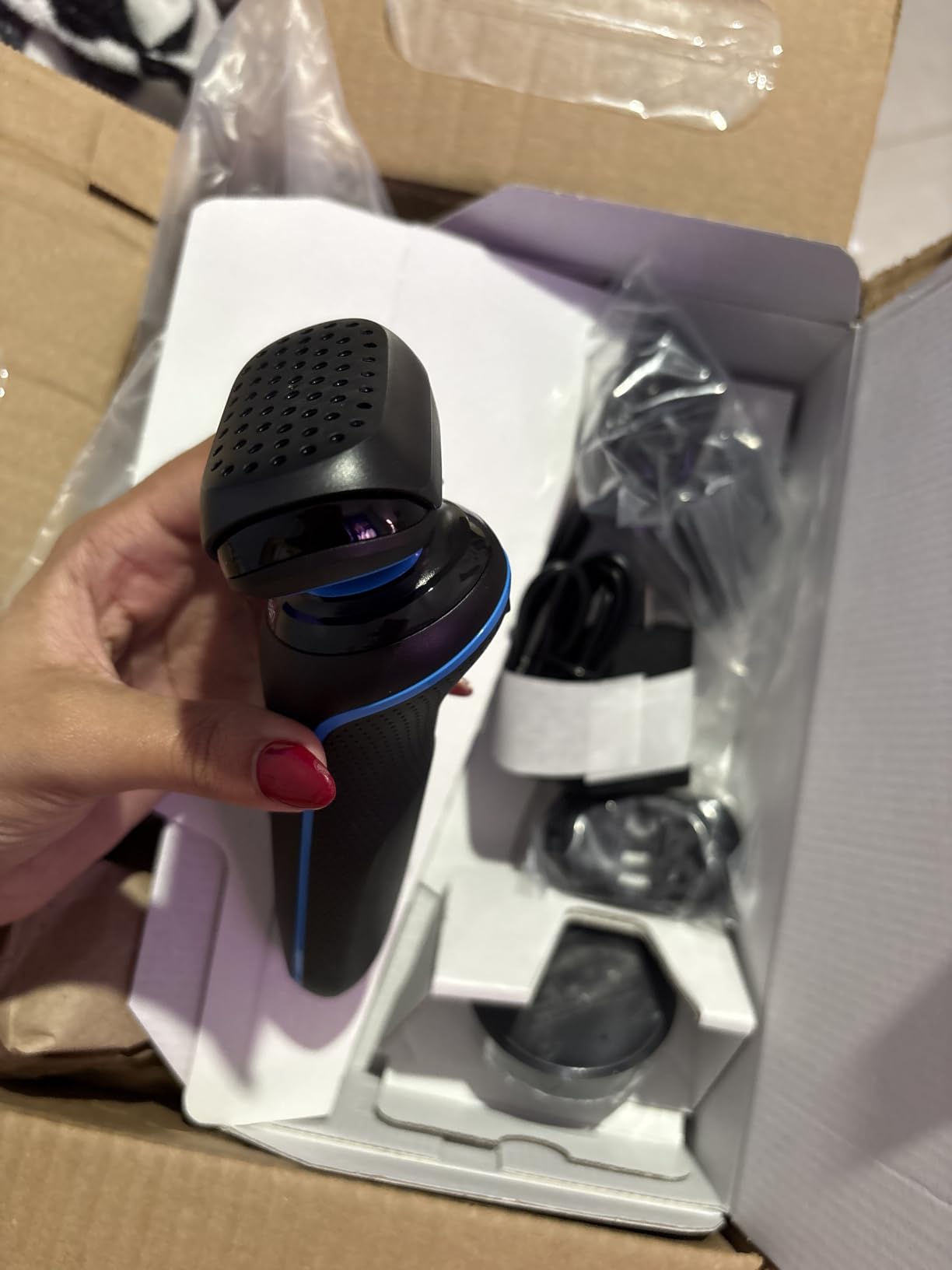 Braun Electric Shaver for Men, Series 5 5120s, Wet & Dry Shave, Turbo Shaving Mode, Foil Shaver, Engineered in Germany, with Beard Trimmer & Attachments, Blue customer photo 2