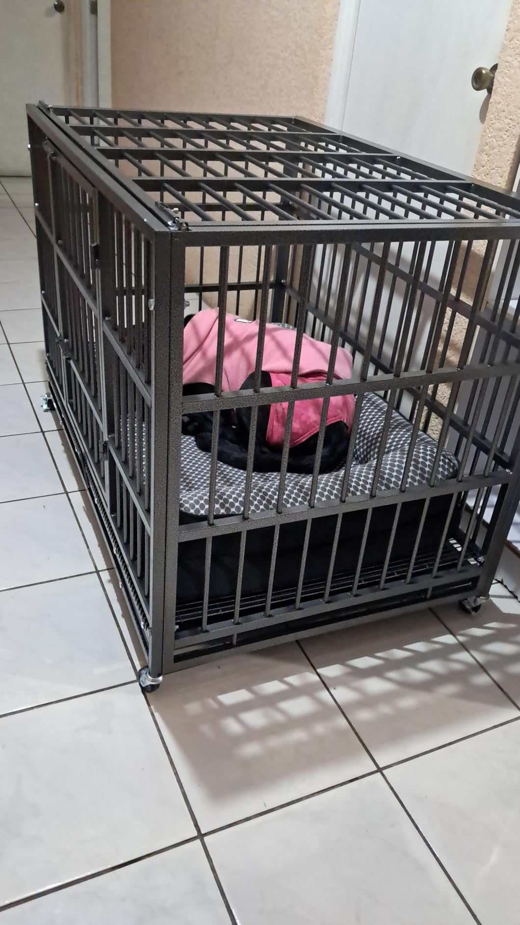 KOKOTANGS 48 Inch Heavy Duty Dog Crate Cage with Wheels, Indestructible and Escape Proof Steel Kennel Indoor for High Anxiety Dogs with Sturdy Locks, Double Door and Tray, Extra Large XL XXL, Black customer photo 1