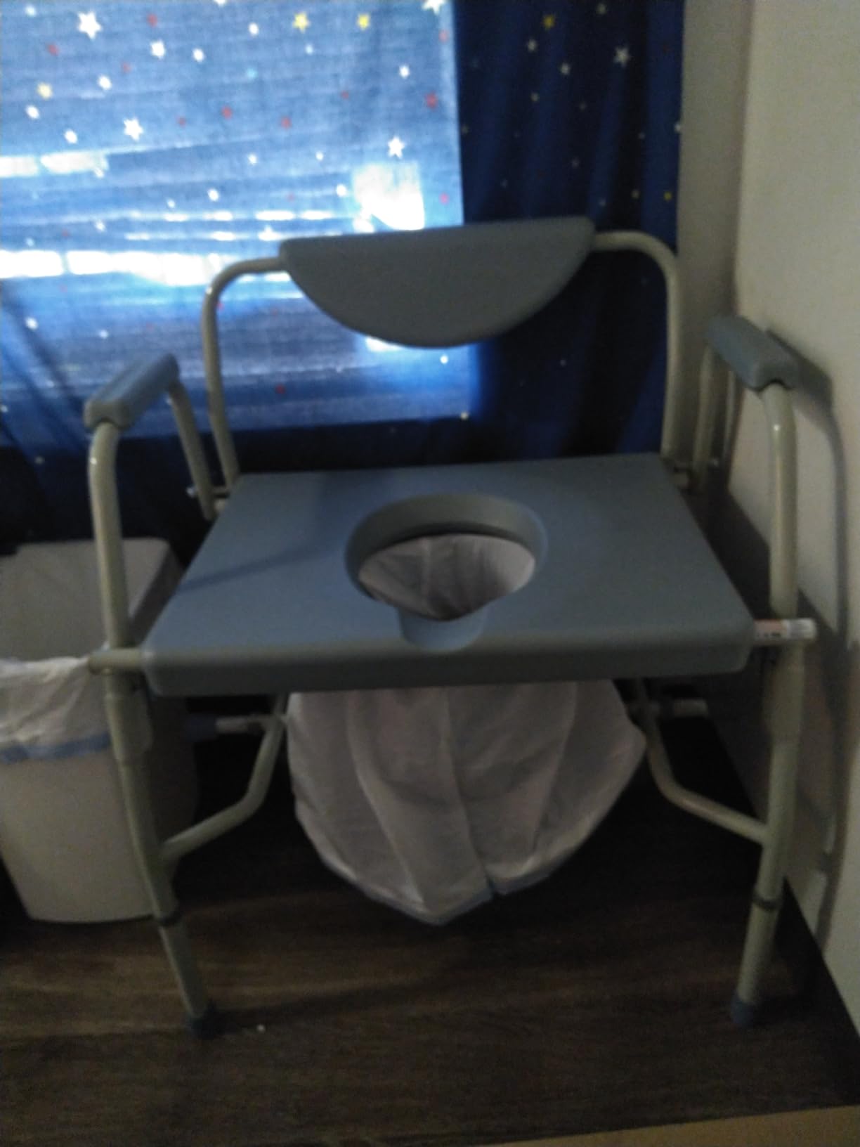 VEVOR Shower Commode Wheelchair 350 LBS Capacity Bedside Commode Chair customer photo 2