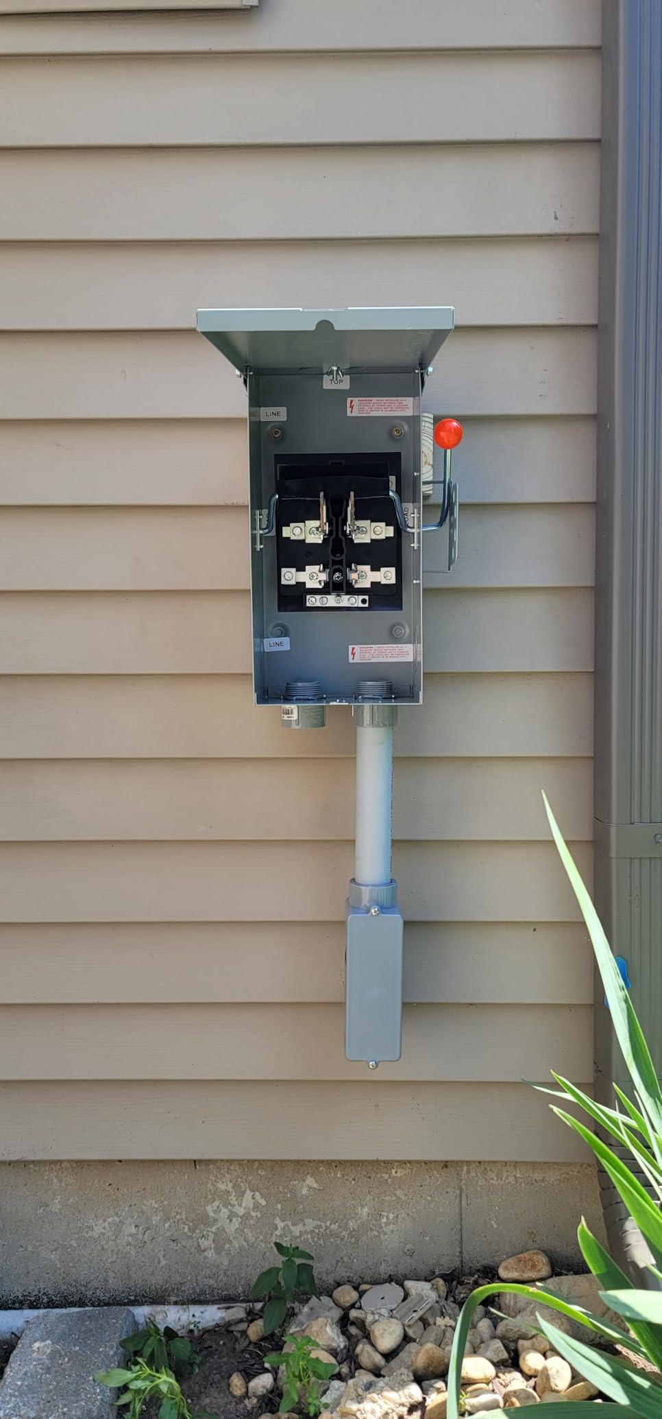 100A Generator Transfer Switch, 24000W Heavy Duty Double Throw Safety Switch, 120/240V Manual Transfer Switch, Stronger Stability, Enlarged NEMA 3R Enclosure for Outdoor, 10-Year Warranty customer photo 2