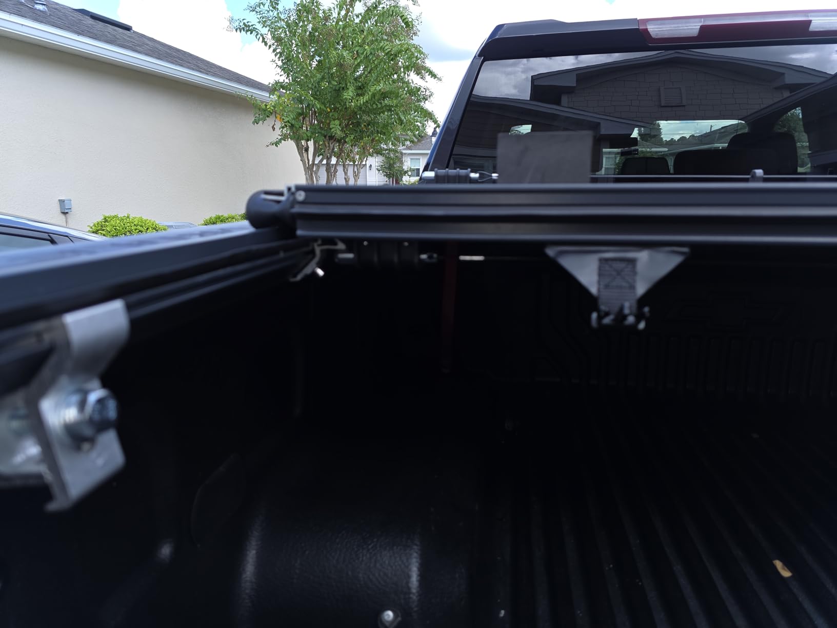 Rough Country Hard Low Profile Tri-Fold Tonneau Cover for Chevy Silverado & GMC Sierra 1500 (2019–2026) – Flush Mount Aluminum Bed Cover, Fits 5'10 Short Bed customer photo 2