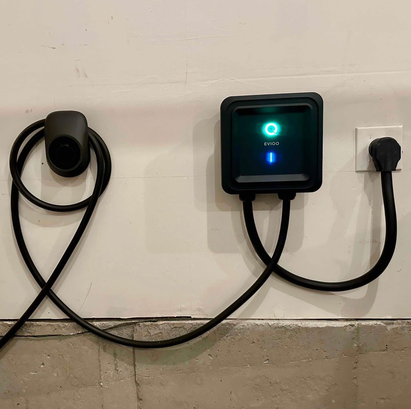 EVIQO Level 2 EV Charger J1772 48A - Hardwired 240V Wall Charging Station customer photo 1