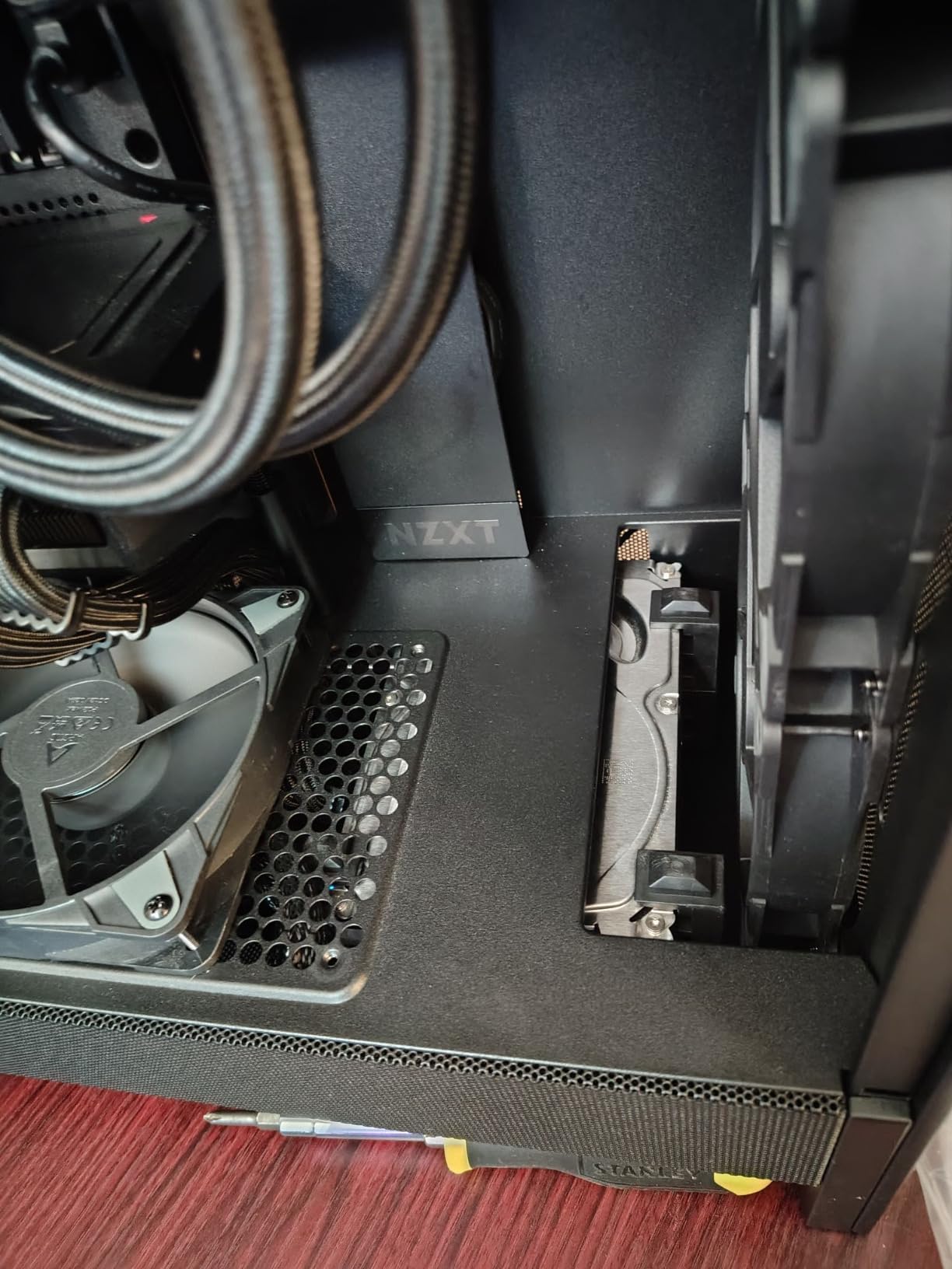 NZXT H5 Flow - Compact ATX Mid-Tower PC Case - Black customer photo 2