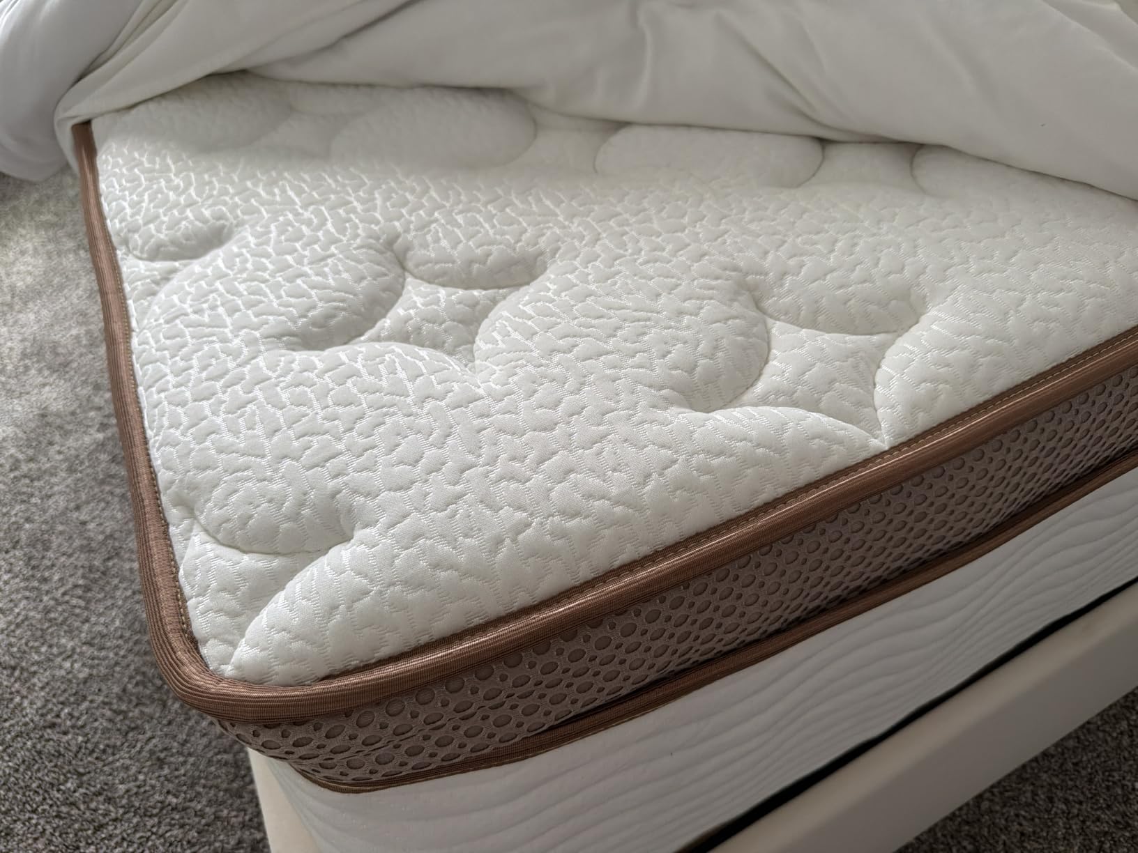BedStory Queen Mattress 14 Inch - Firm Hybrid Mattress with Orthopedic Spinal Support for Back Pain - 2.0mm Advanced Pocket Spring and Motion Isolation Technology, CertiPUR-US Certified customer photo 2