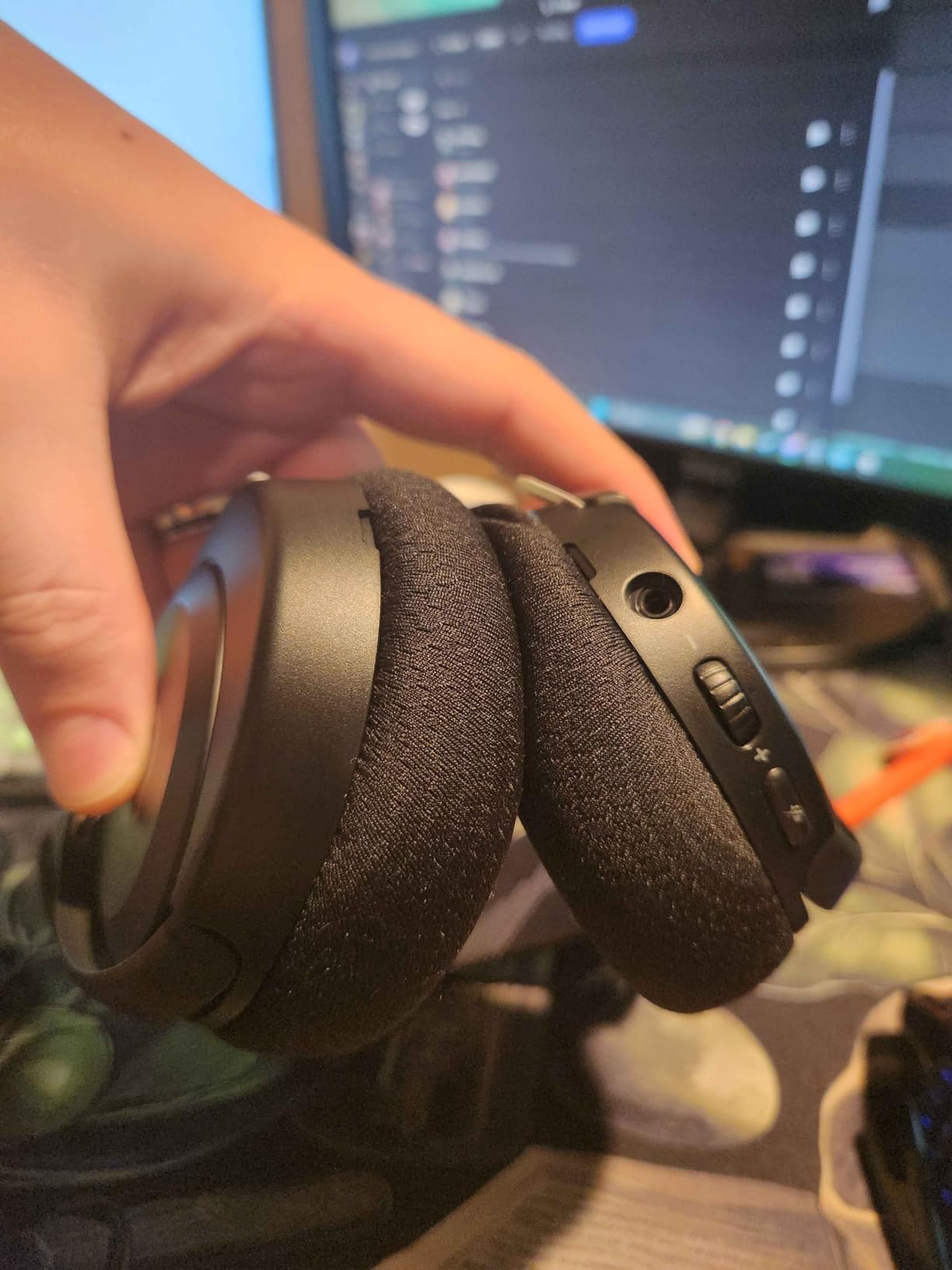 SteelSeries Arctis Nova 5 Wireless Multi-System Gaming Headset — Neodymium Magnetic Drivers — 100+ Audio Presets — 60 HR Battery — 2.4GHz or BT — ClearCast Gen2.X Mic — PC, PS5, PS4, Switch, Mobile customer photo 2