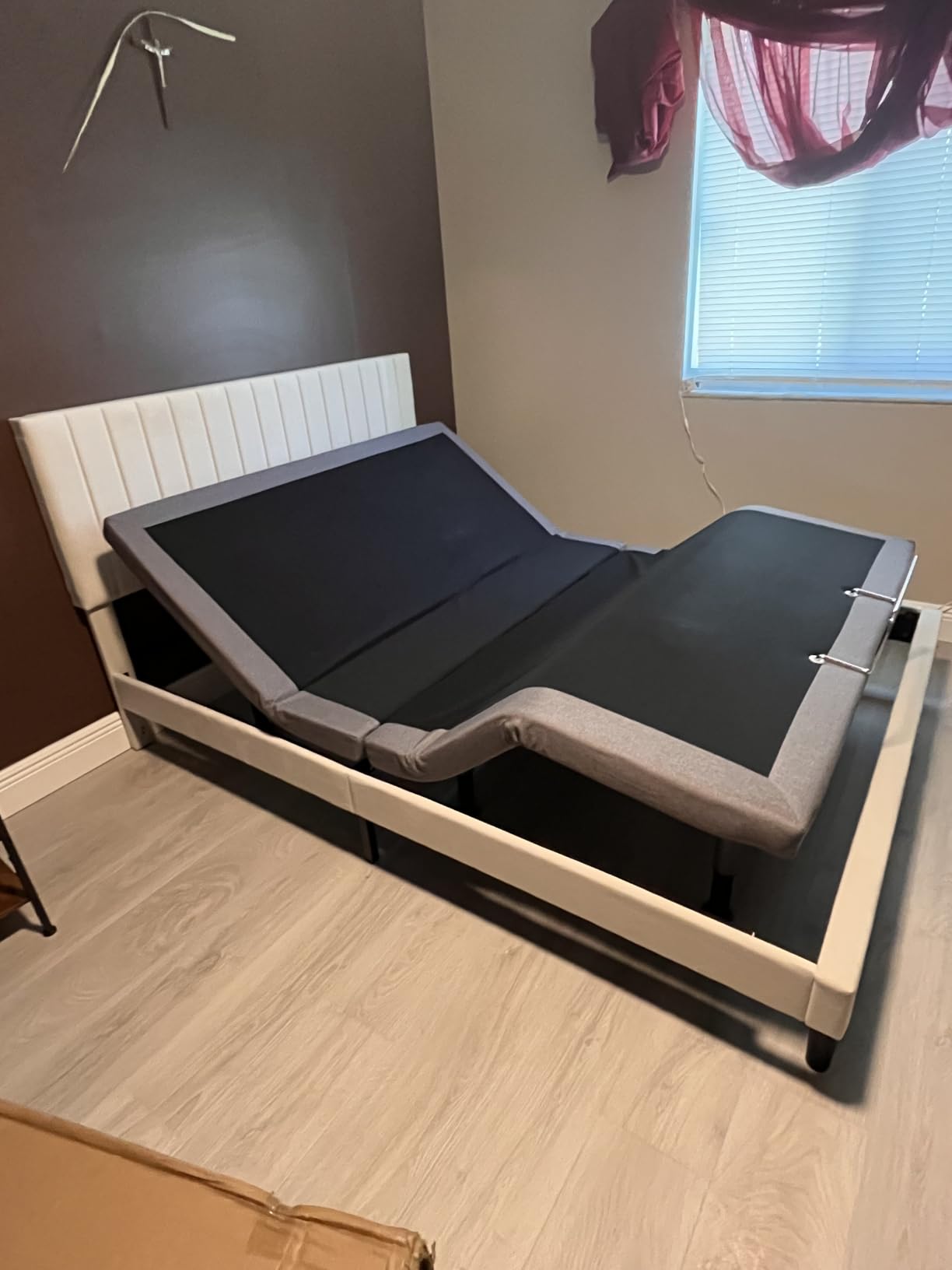 Queen Adjustable Bed Frame with Wireless Remote, Head Foot Incline, USB, Underbed Light - Heavy Duty Platform, Zero Gravity Bedframe customer photo 1