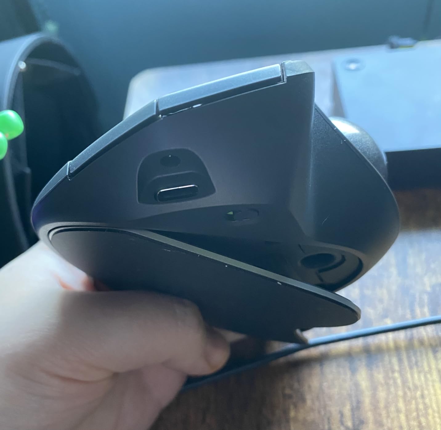 Logitech MX Ergo S Advanced Wireless Trackball Mouse USB C - Graphite customer photo 1
