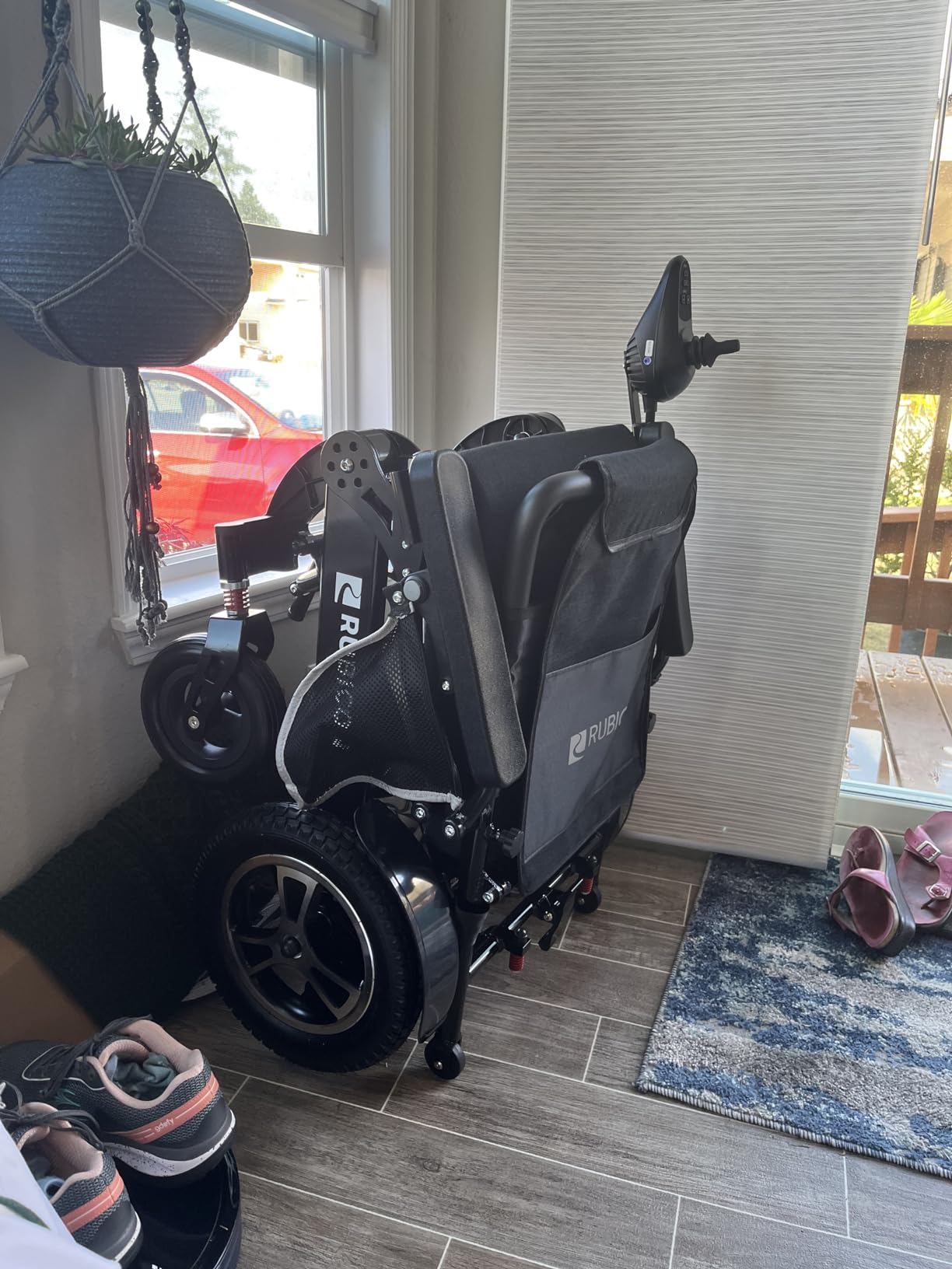 Next Generation Electric Wheelchair – 30-Mile Range, 600W Motor Power, Dual 12AH Batteries, Leather Cushion, Deluxe Series, Foldable, Airline Approved, All-Terrain, High-Performance Design customer photo 1