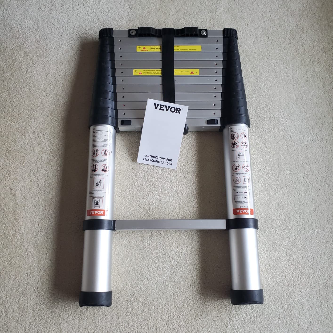 VEVOR Telescoping Ladder 10.5 FT Aluminum Extension Ladder（375 LBS Capacity, One-Button Retraction, Collapsible & Portable with Non-Slip Feet for Home, RV, Loft, ANSI Listed） customer photo 2