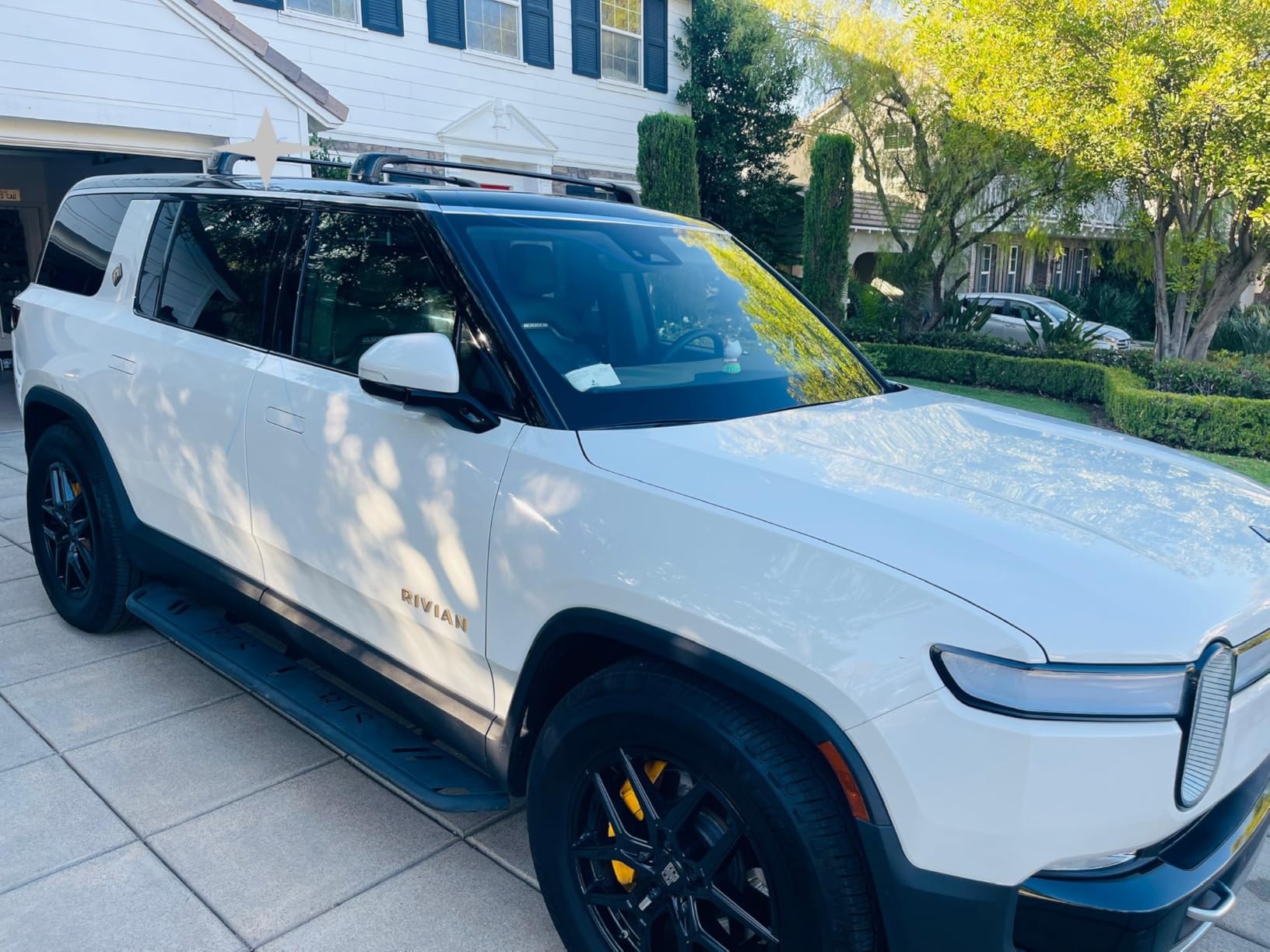 Wonderdriver 330lbs Lockable Roof Rack Cross Bars for Rivian R1S 2022-2026 customer photo 1