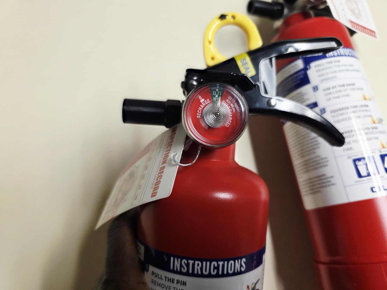 Ougist Signature ABC Fire Extinguisher for Home, 2.5 lb, 2 Pack customer photo 1