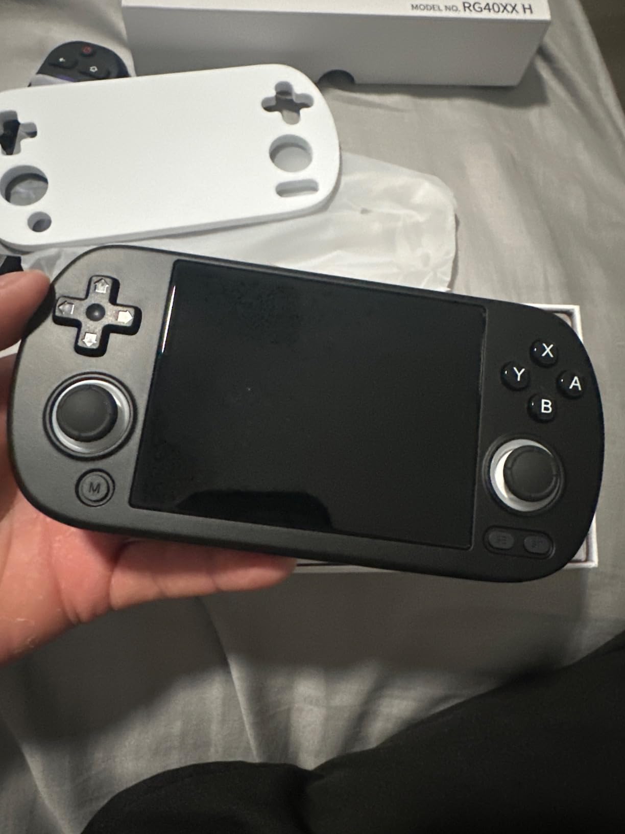 Anbernic RG40XX H Retro Handheld Game Consoles RG40XXH Retro Gaming Console 64 TF Card Preloaded Games 5000+ Portable Gaming Console Linux System 4.0'' IPS Screen WiFi Bluetooth HD and TV Output Black customer photo 2