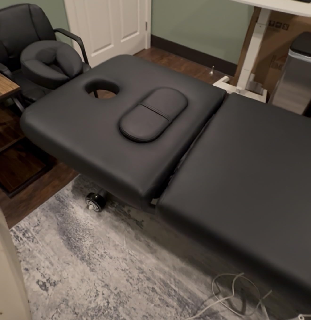 Dolonm Electric Massage Table, Heavy Duty Electric Lift and Electric Backrest 2 Motor Adjustable for Treatment/Medical Spa/Facial Bed/Beauty Bed/Massage Beds and More - 31.2 Wide x 75 Long, White customer photo 1