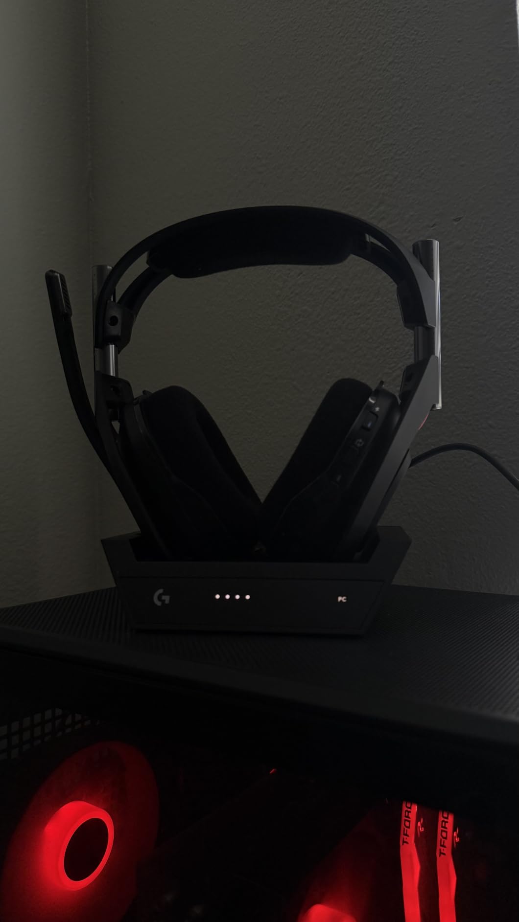 Logitech G Astro A50 Multi-Platform Wireless Gaming Headset - Black customer photo 1
