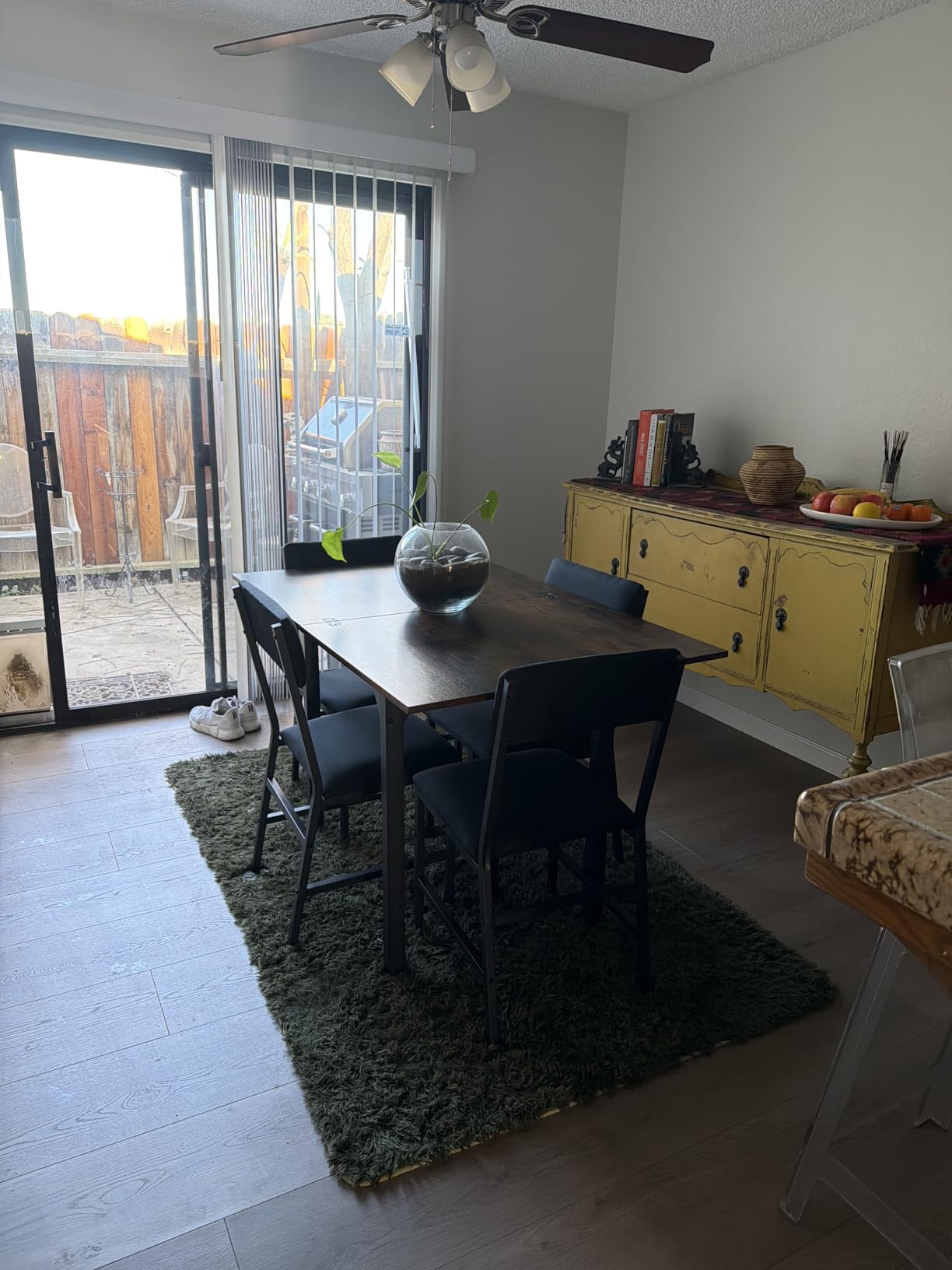 HUAHUU Dining Table Set for 4, Extendable Kitchen Table Cushion Chairs Set of 4, Rectangle Dining Table with Metal Frame & MDF Board, Folding for Small Apartment Saving Space, Black customer photo 2