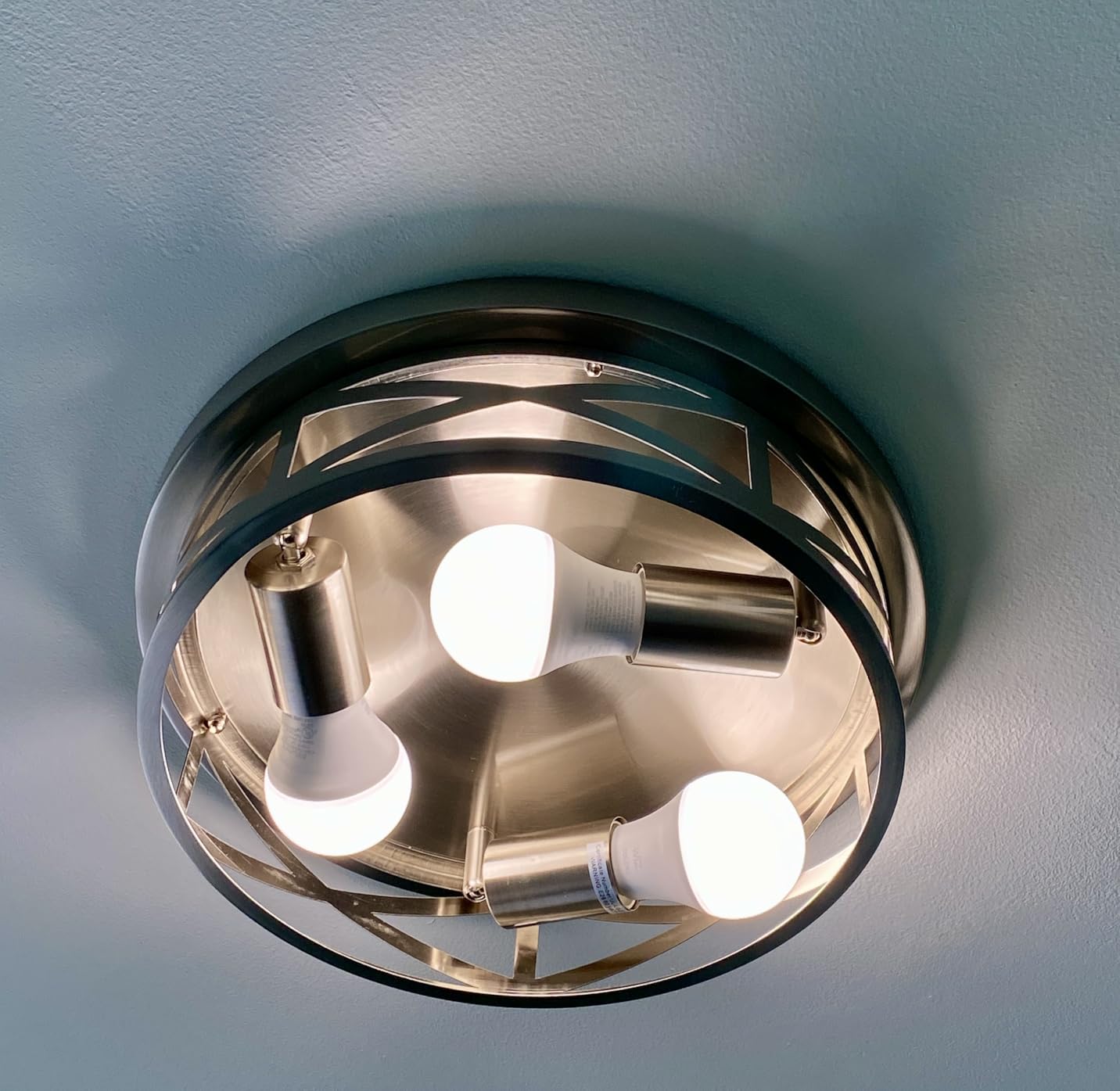 WiZ Connected LED Smart Light Bulbs, Sunset to Sunrise Automation + Motion Detection + Control with Voice or App, Full Color A19 60W 800LM E26 Indoor, Matter Compatible - 1 Pack customer photo 2