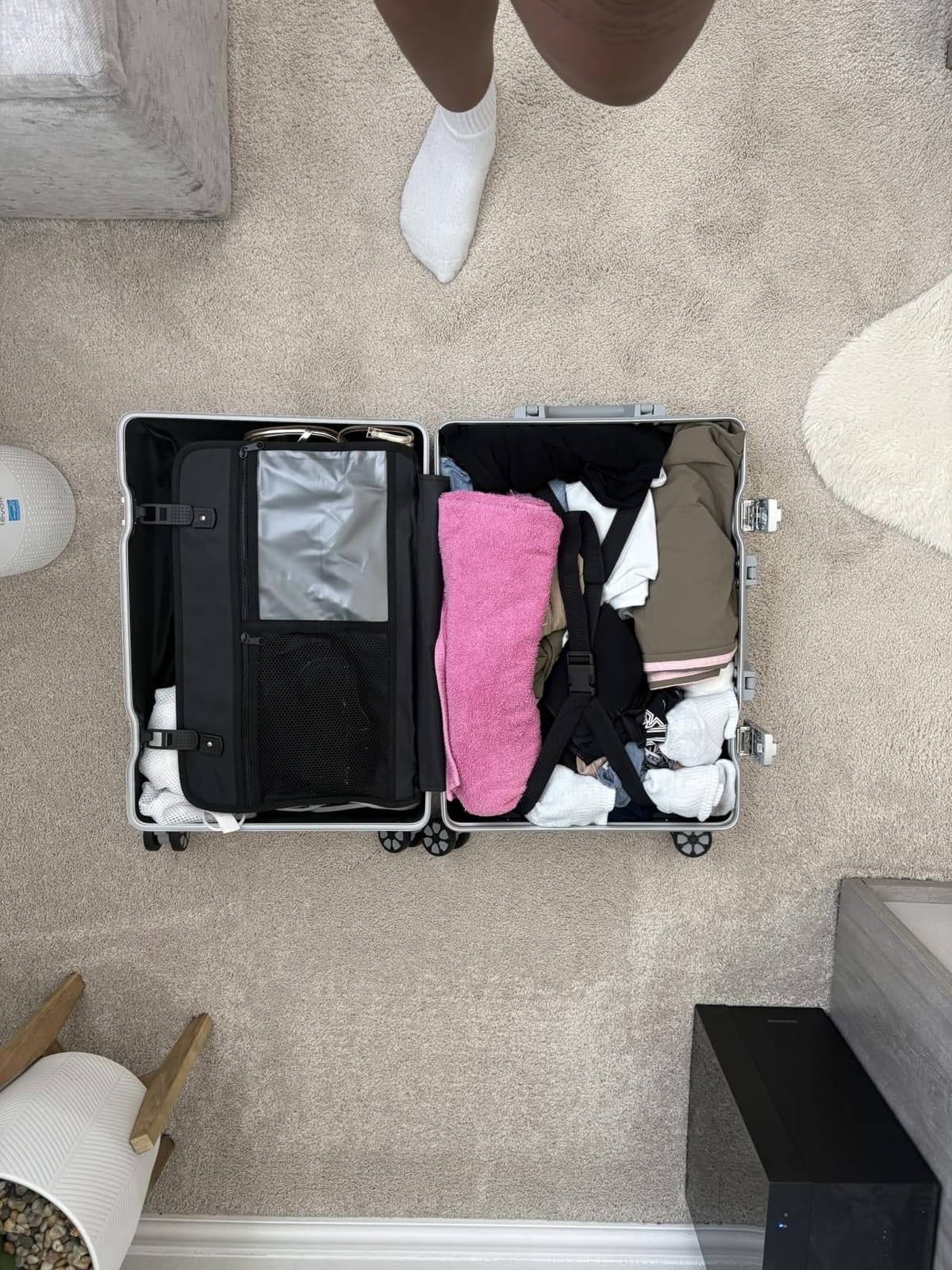 HotWay Zipperless Suitcase with Aluminum Frame, Carry On 20 Inch, Silver customer photo 1