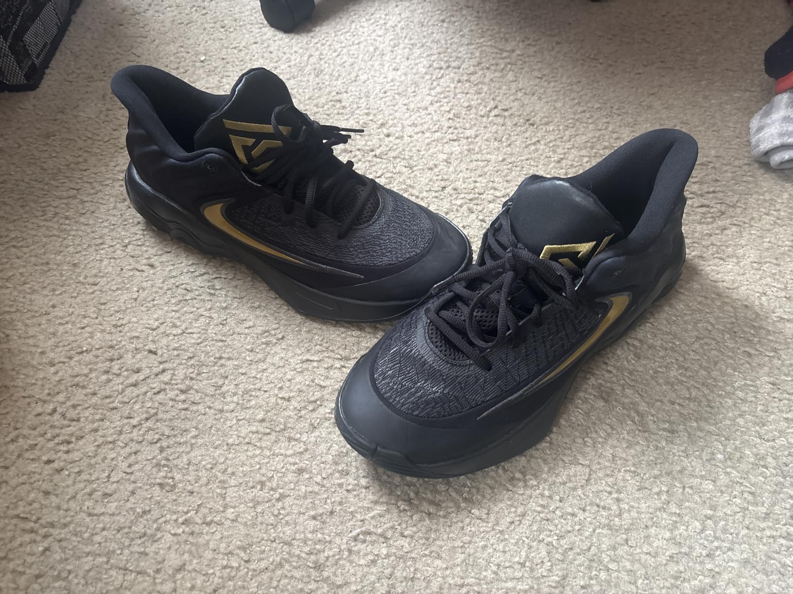 Nike Unisex Adult Giannis Immortality 4 Basketball Shoes customer photo 2