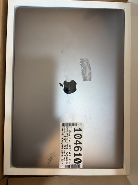 Apple 2024 MacBook Pro Laptop with M4 Max, 14‑core CPU, 32‑core GPU: Built for Apple Intelligence, 16.2-inch Liquid Retina XDR Display, 36GB Unified Memory, 1TB SSD Storage; Silver customer photo 2