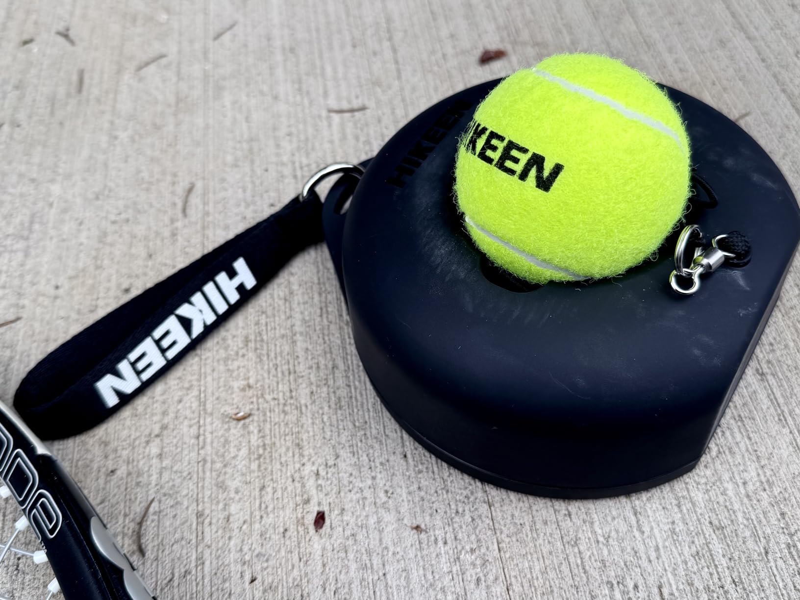 Hikeen Premium Tennis Trainer Rebound with Metal Base,Portable Solo Tennis Trainer Set with 3 Highly Elastic String Balls,Tennis Practice Equipment for Adult Kids an Beginners customer photo 1