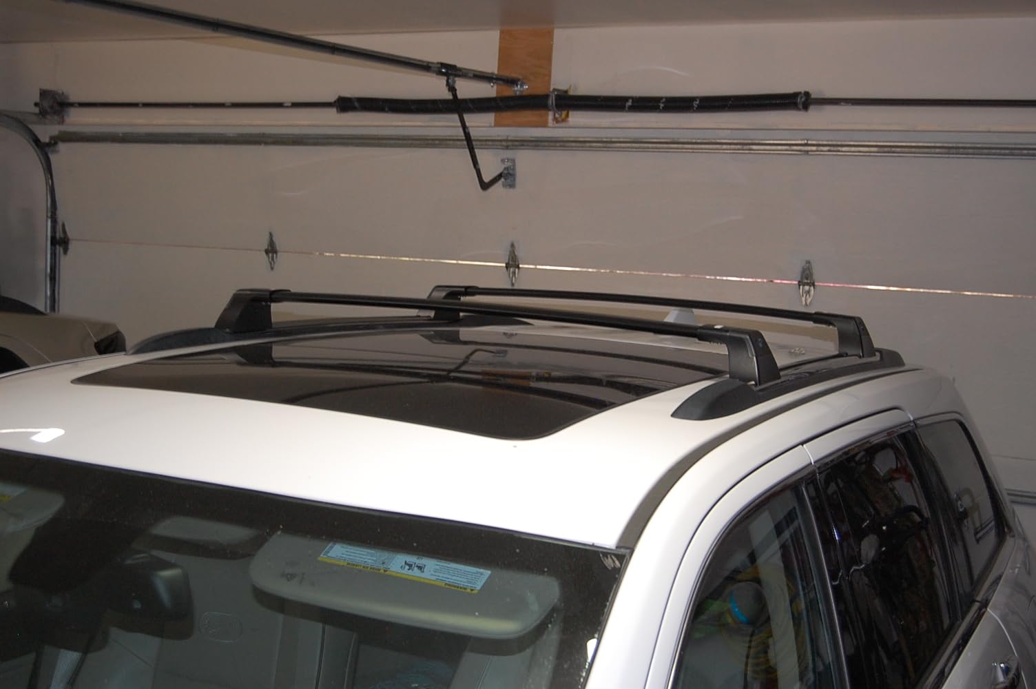 Tuyoung 260lbs Lockable Roof Rack Cross Bars for Toyota Sequoia 2023-2026 customer photo 1