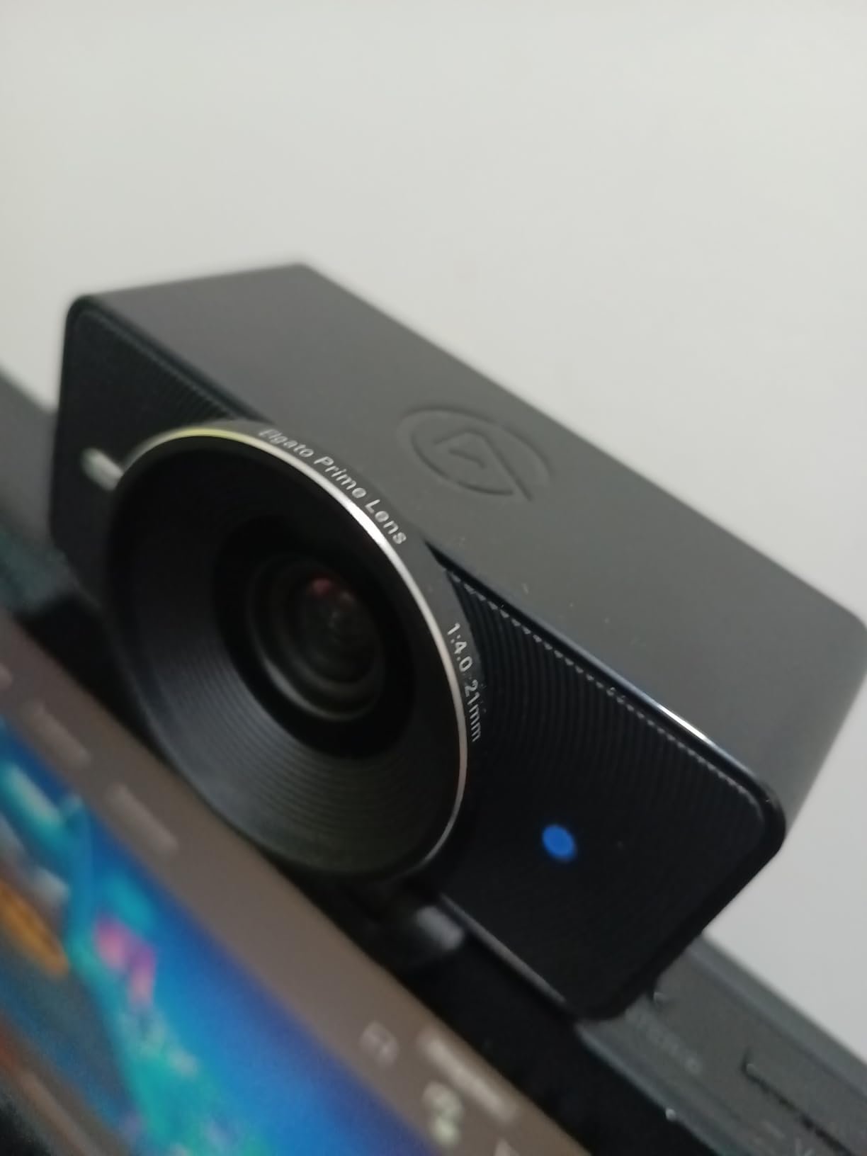 Elgato Facecam 4K, 4K60 Studio Webcam, DSLR-Like Control customer photo 1