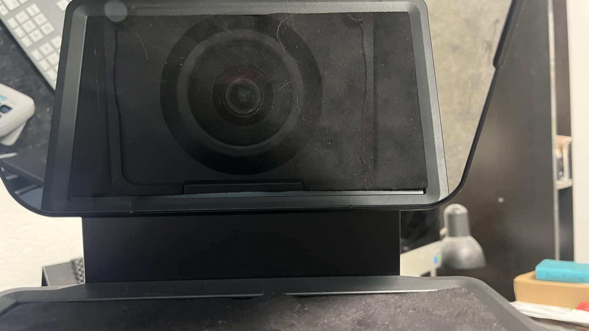 Elgato Facecam 4K, 4K60 Studio Webcam, DSLR-Like Control customer photo 2