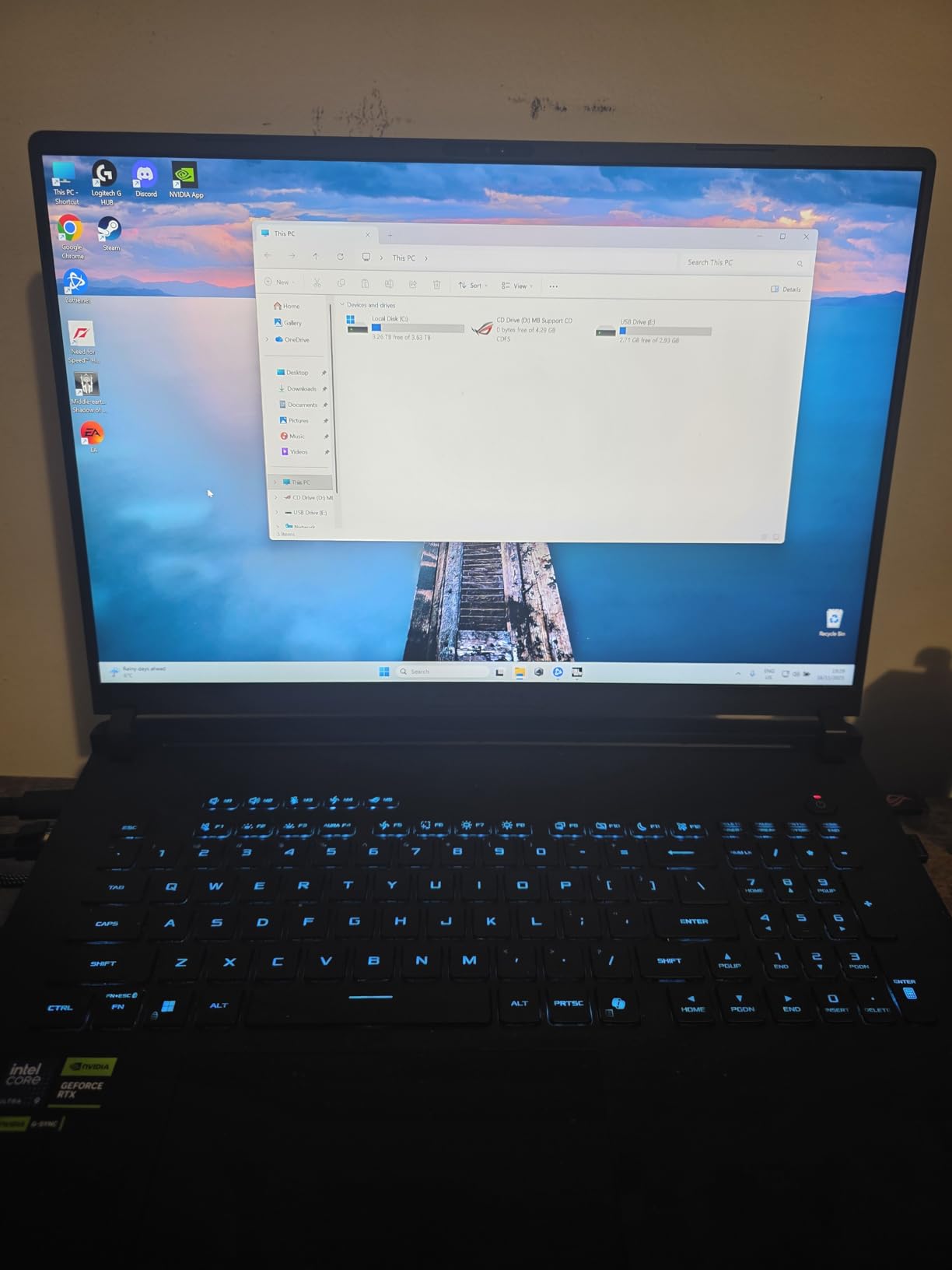 ASUS ROG Strix SCAR 18 (2025) Gaming Laptop, 18” ROG Nebula HDR 16:10 2.5K 240Hz/3ms, NVIDIA® GeForce RTX™ 5080, Intel® Core™ Ultra 9 275HX, 32GB DDR5-5600, 2TB PCIe Gen 4 SSD, Wi-Fi 7, Windows 11 Pro customer photo 2