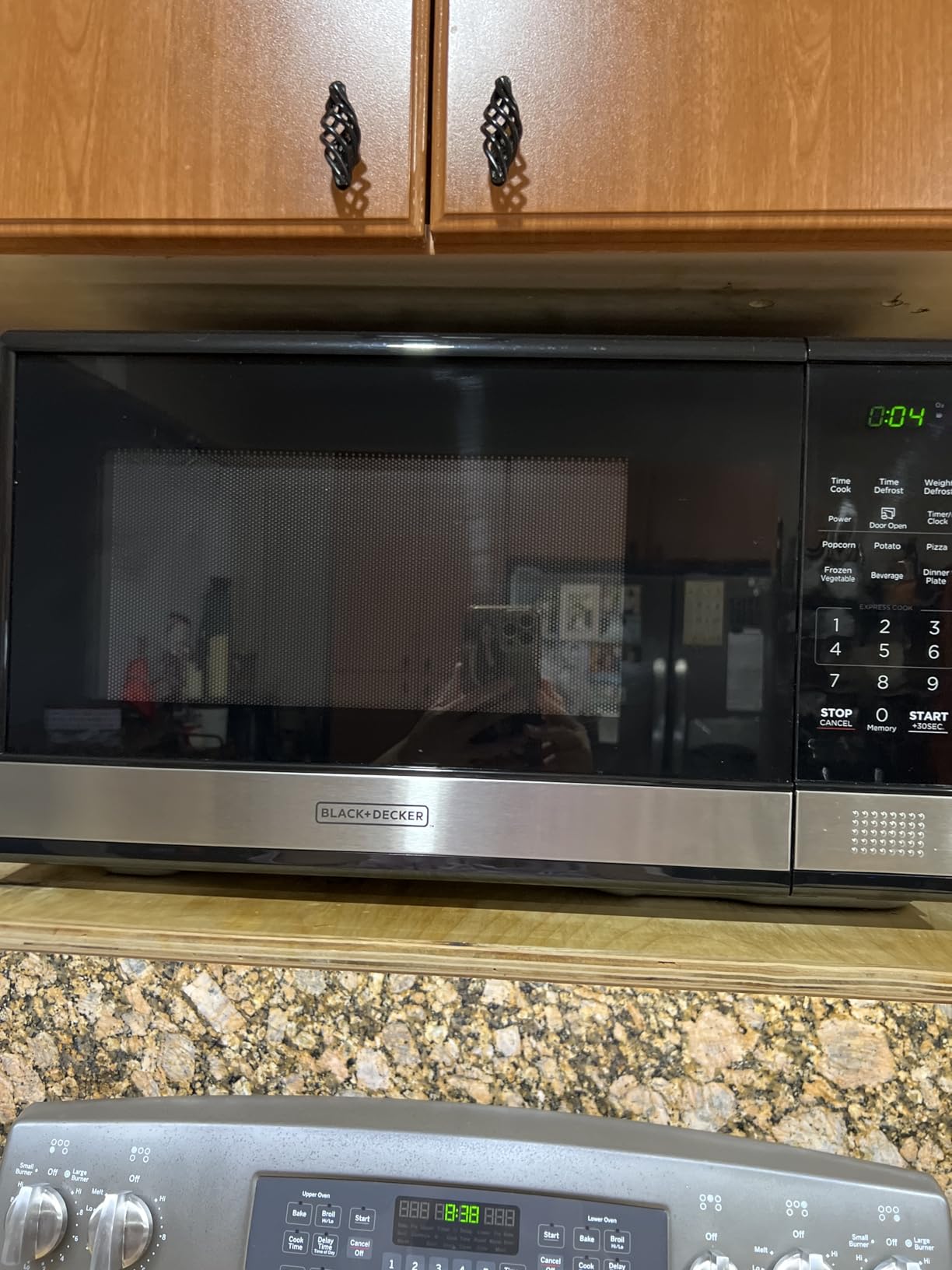 BLACK+DECKER 5-in-1 Microwave Oven Air Fryer Combo, 0.9 Cu.Ft, 900W customer photo 2