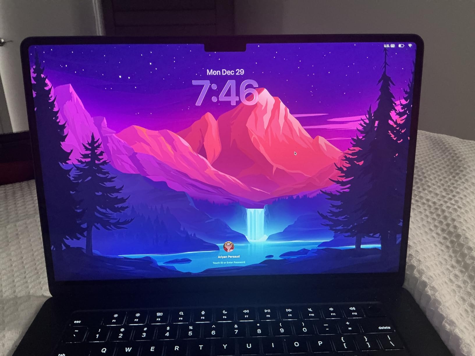 Apple 2025 MacBook Air 15-inch Laptop with M4 chip: Built for Apple Intelligence, 15.3-inch Liquid Retina Display, 16GB Unified Memory, 256GB SSD Storage, 12MP Center Stage Camera, Touch ID; Starlight customer photo 2