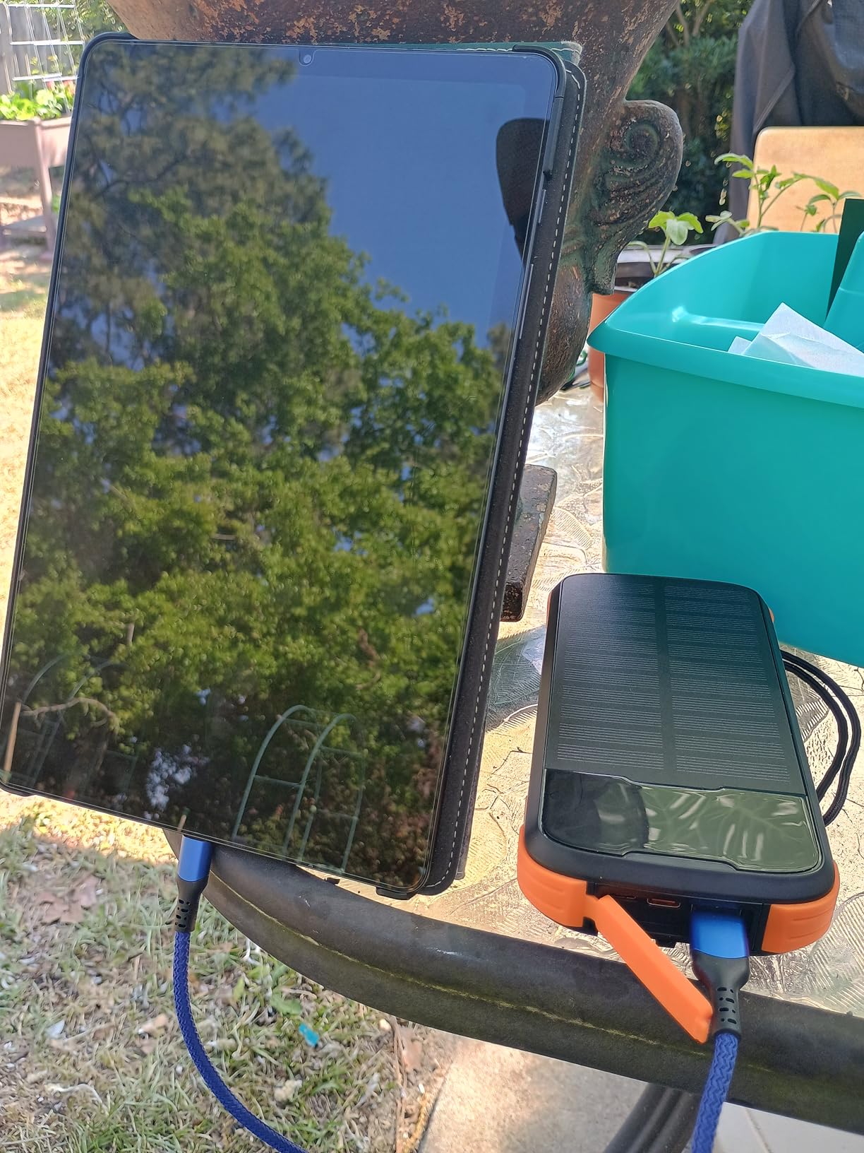 MINRISE Solar Power Bank 40000mAh, Portable Charger PD 20W Fast Charging customer photo 1